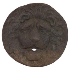 Französisch, spätes 18., frühes 19. Jahrhundert Neoklassischer gusseiserner Löwenbrunnenkopf