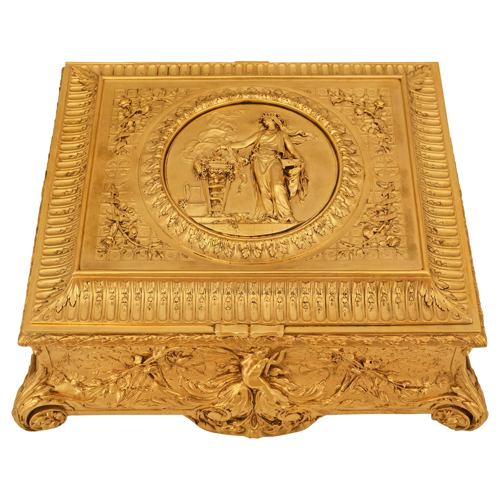 Boîte en bronze d'art nouveau de la fin du XIXe siècle en vente 4