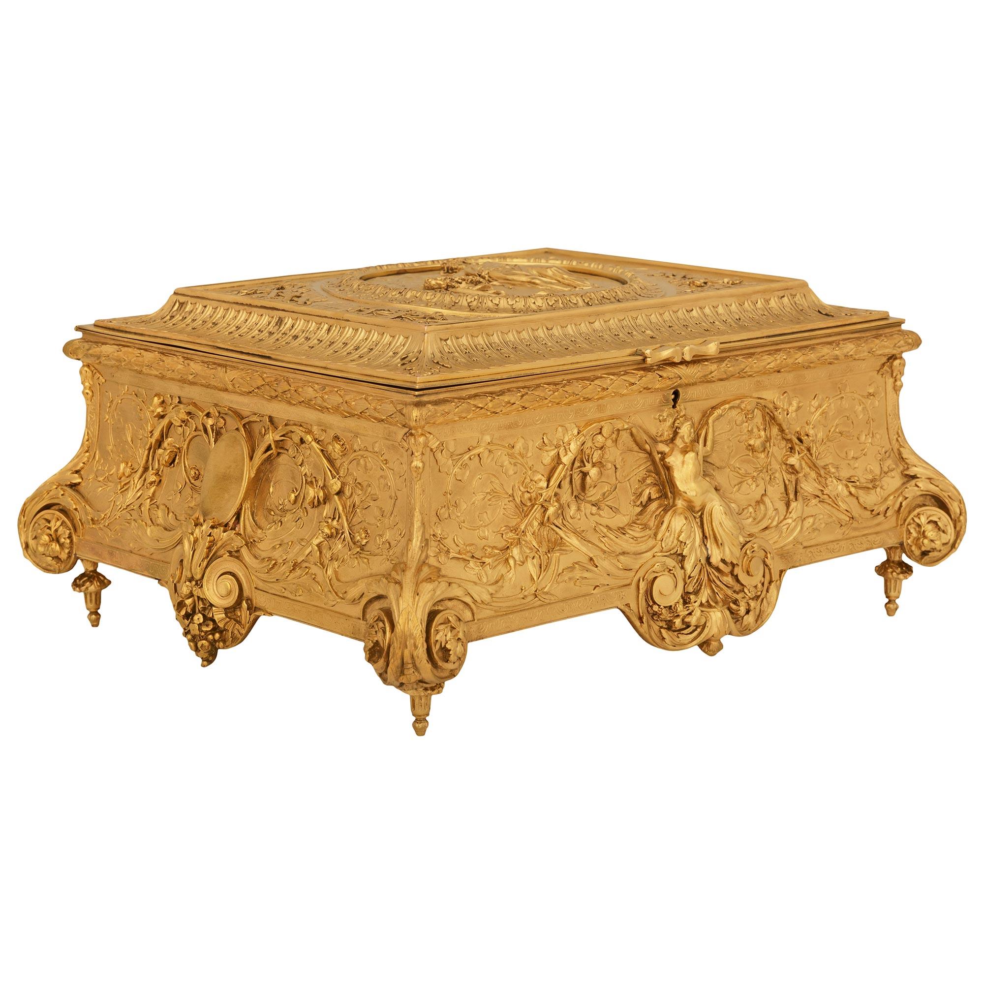 Art nouveau Boîte en bronze d'art nouveau de la fin du XIXe siècle en vente