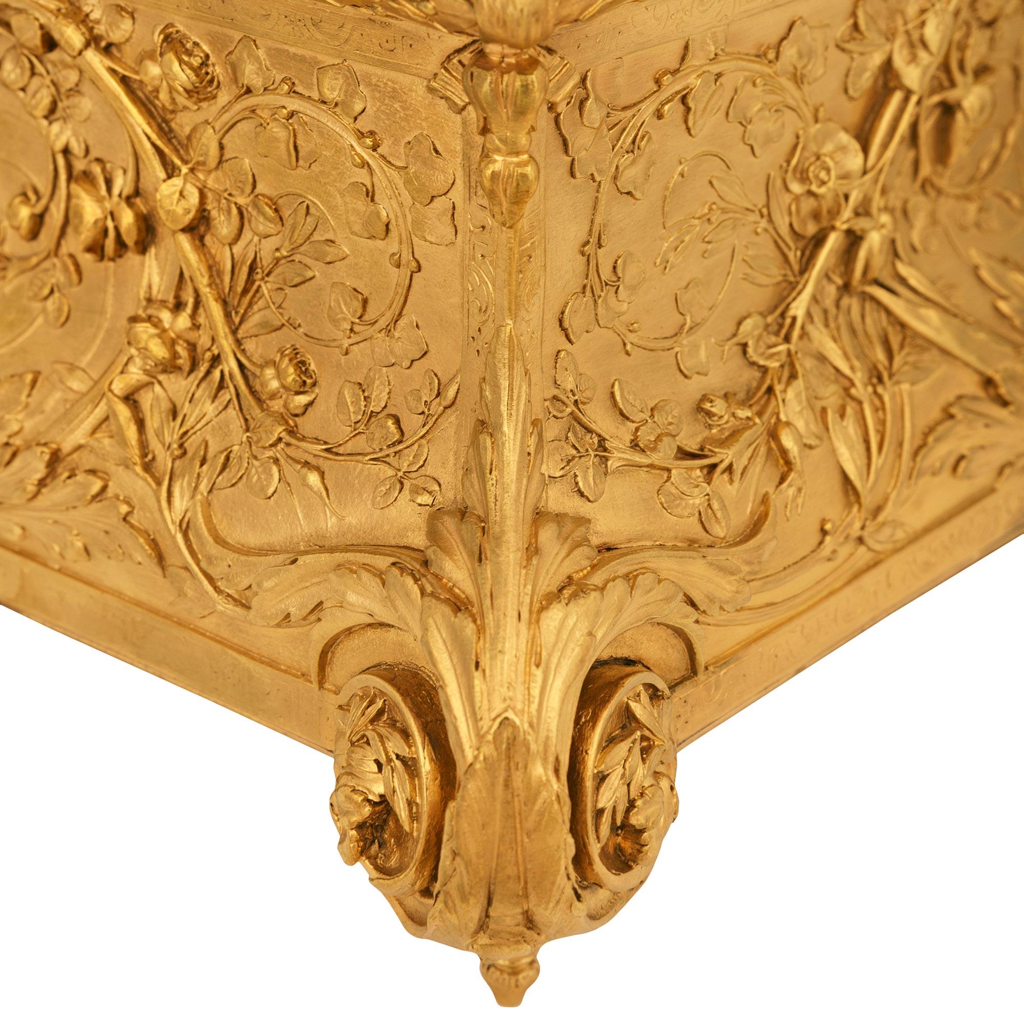 Boîte en bronze d'art nouveau de la fin du XIXe siècle en vente 1