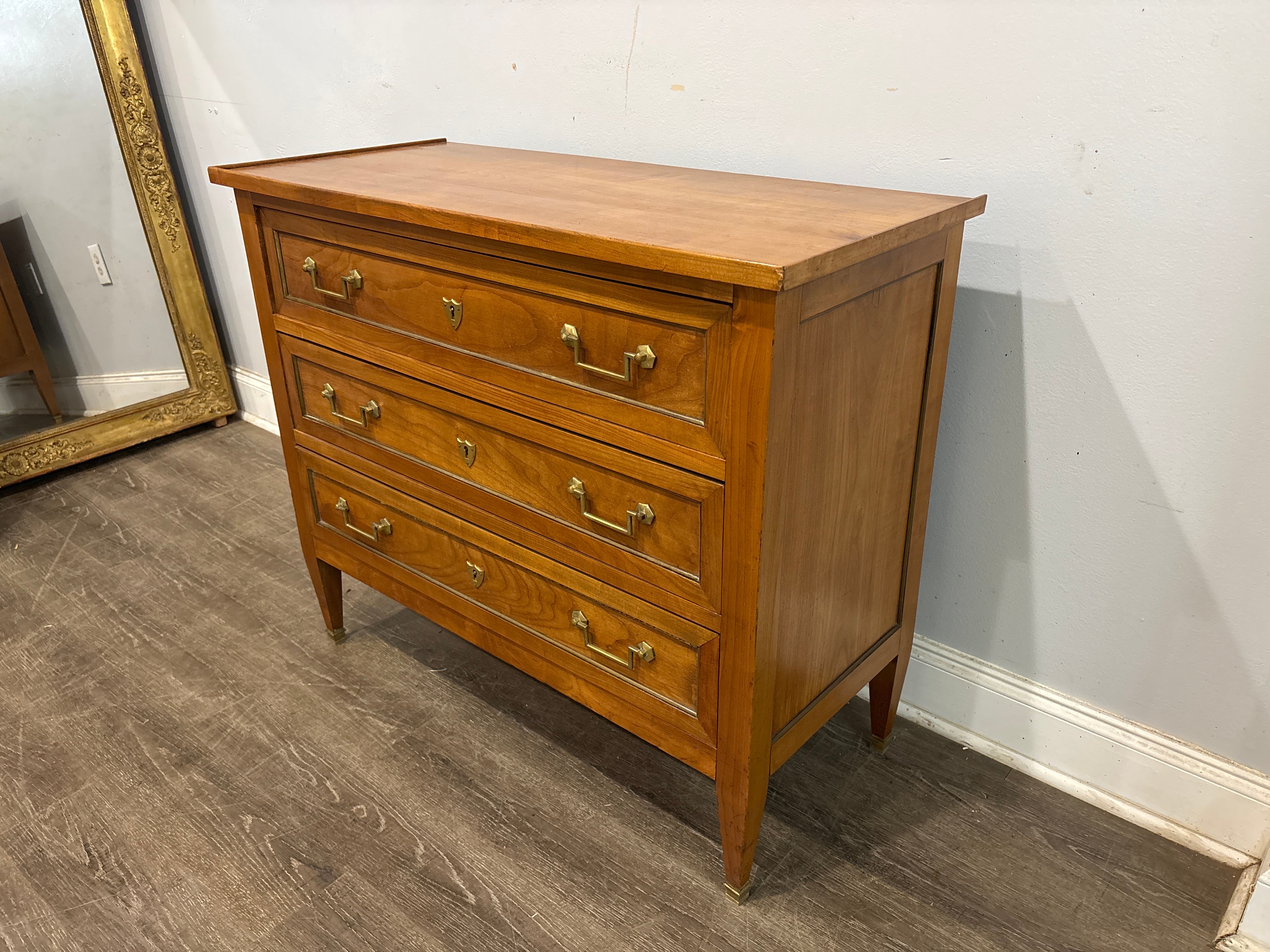 French Late 19th Century Commode In Good Condition In Stockbridge, GA