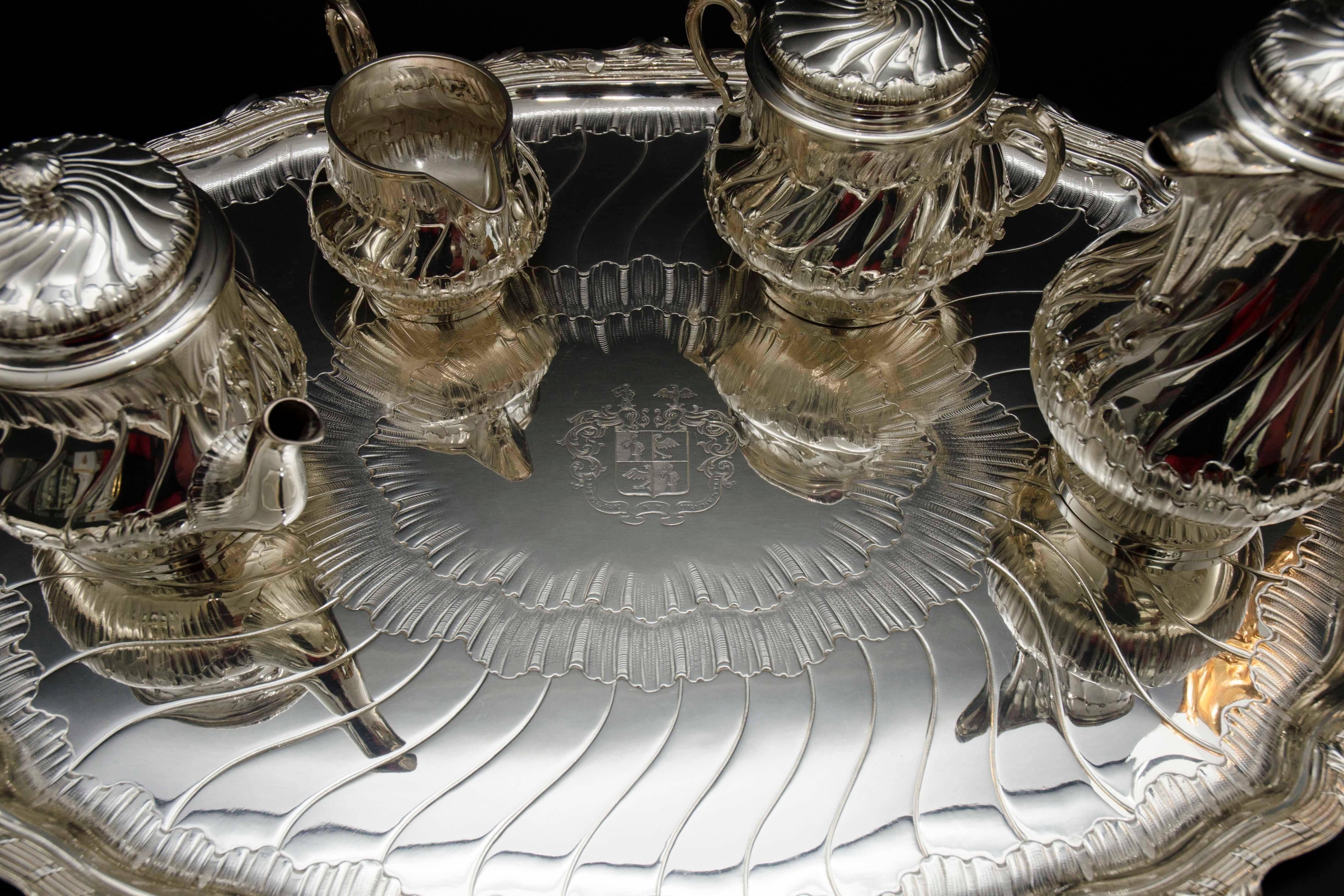 French Late 19th Century, Complete Silver Tea and Coffee Set by Odiot in Paris In Excellent Condition For Sale In Brussels, BE