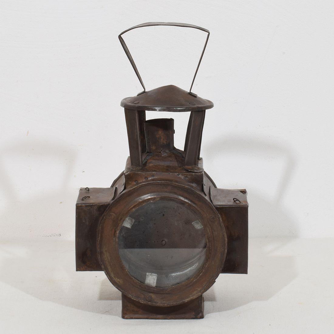 Provincial français Français, Fin 19e siècle début 20e siècle, Lanterne en métal en vente