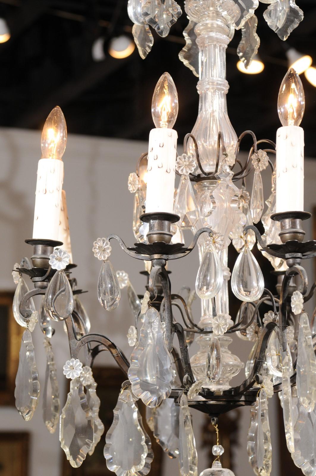 French Late 19th Century Eight-Arm Crystal Chandelier with Dark Metal Armature For Sale 1