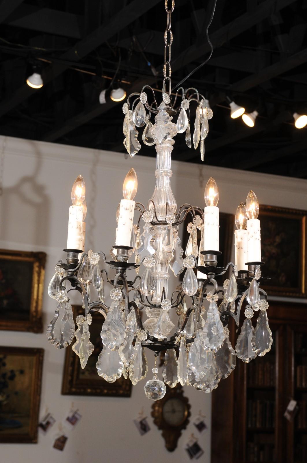 French Late 19th Century Eight-Arm Crystal Chandelier with Dark Metal Armature For Sale 3
