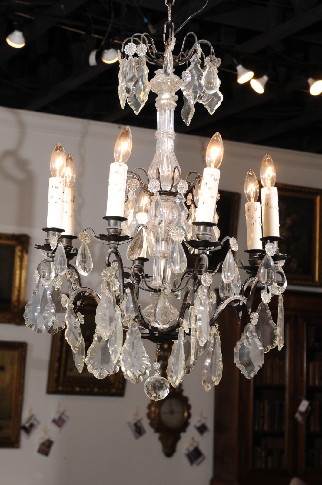 French Late 19th Century Eight-Arm Crystal Chandelier with Dark Metal Armature For Sale 4