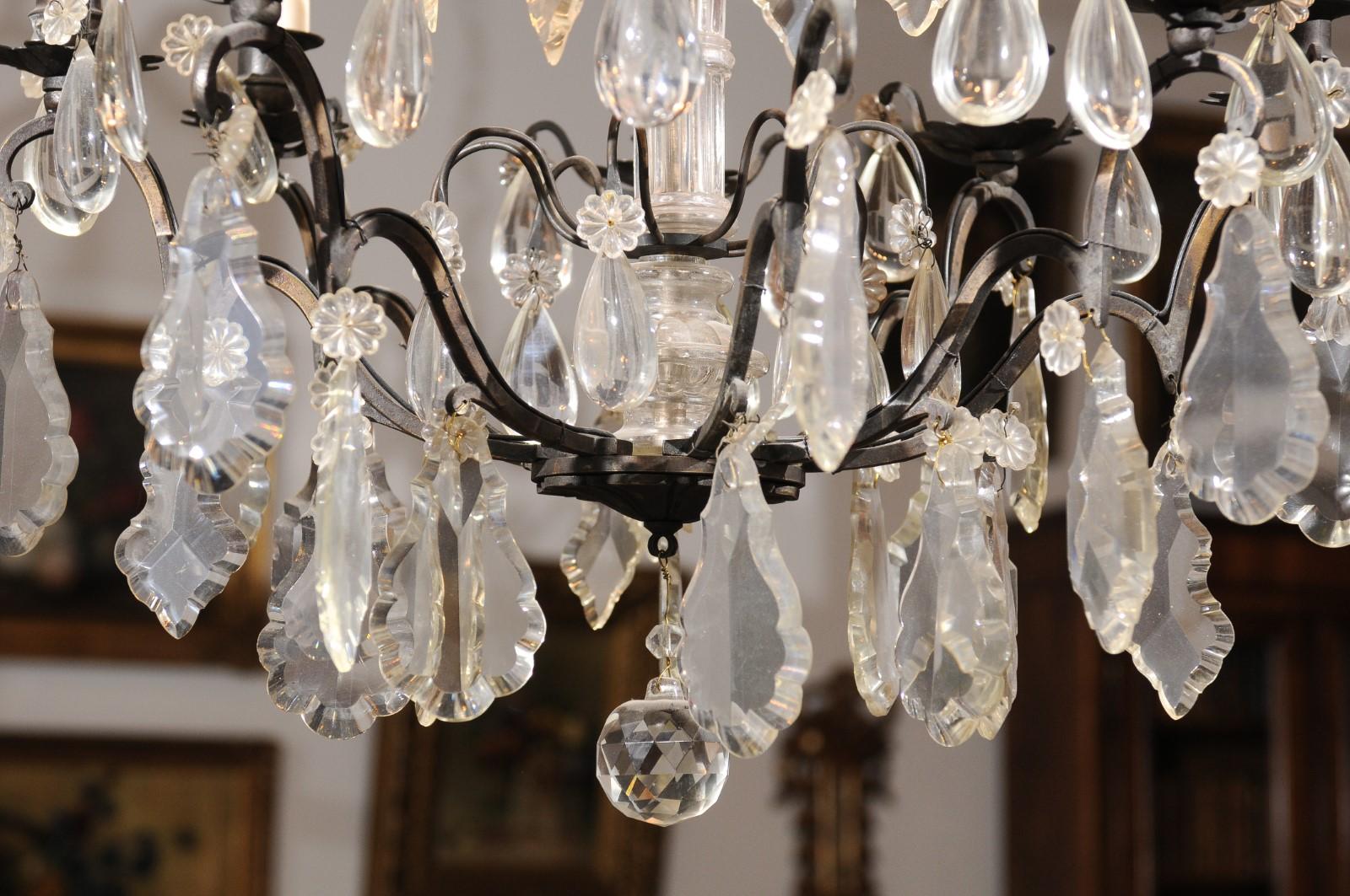 French Late 19th Century Eight-Arm Crystal Chandelier with Dark Metal Armature For Sale 6