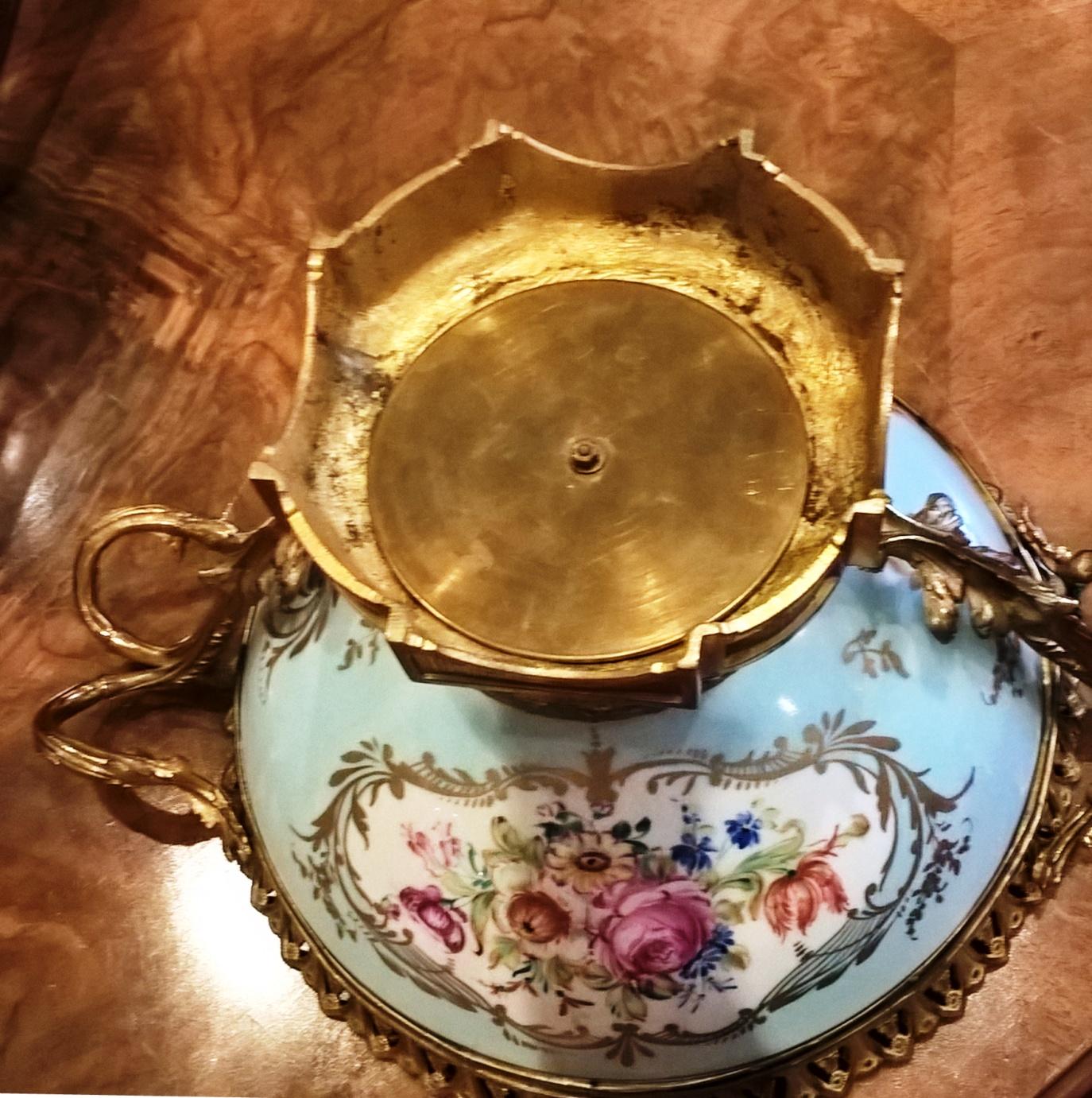 A French Late 19th Century Gilt Metal Mounted Hand Painted Porcelain Bowl For Sale 11