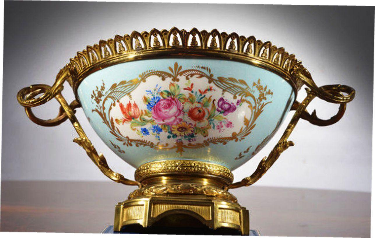 A French Late 19th Century Gilt Metal Mounted Hand Painted Porcelain Bowl For Sale 4