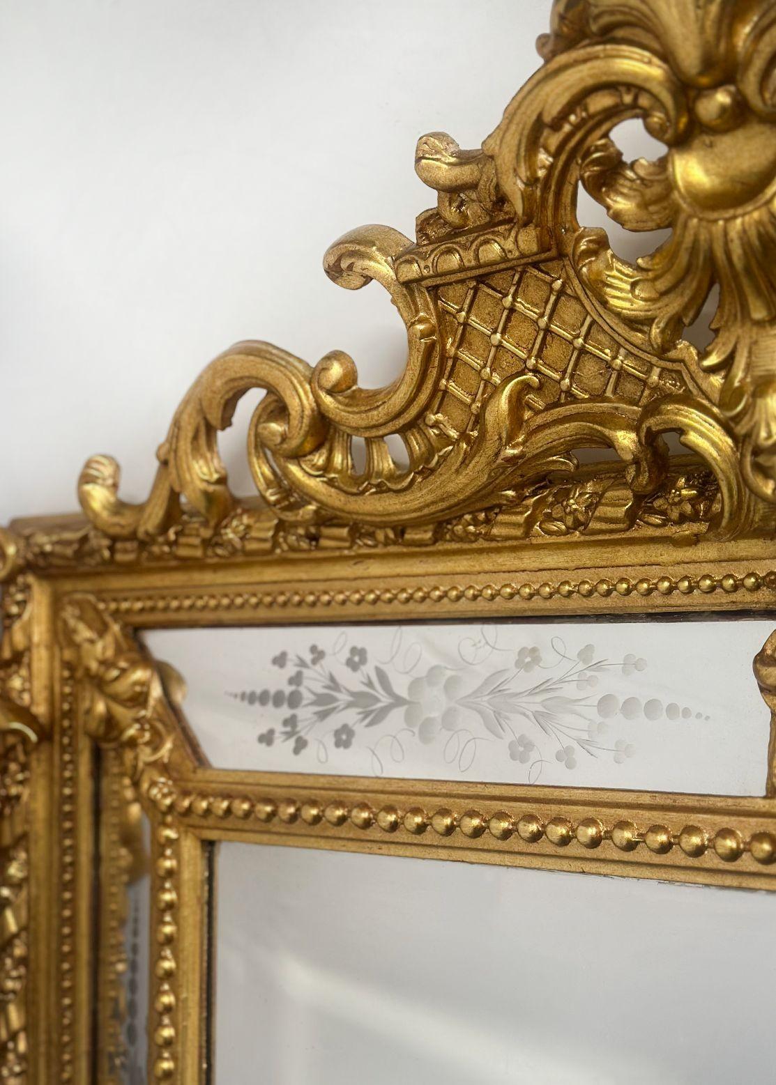 French Late 19th Century Hand-Carved Gilt Mirror w/ Etched Glass For Sale 1