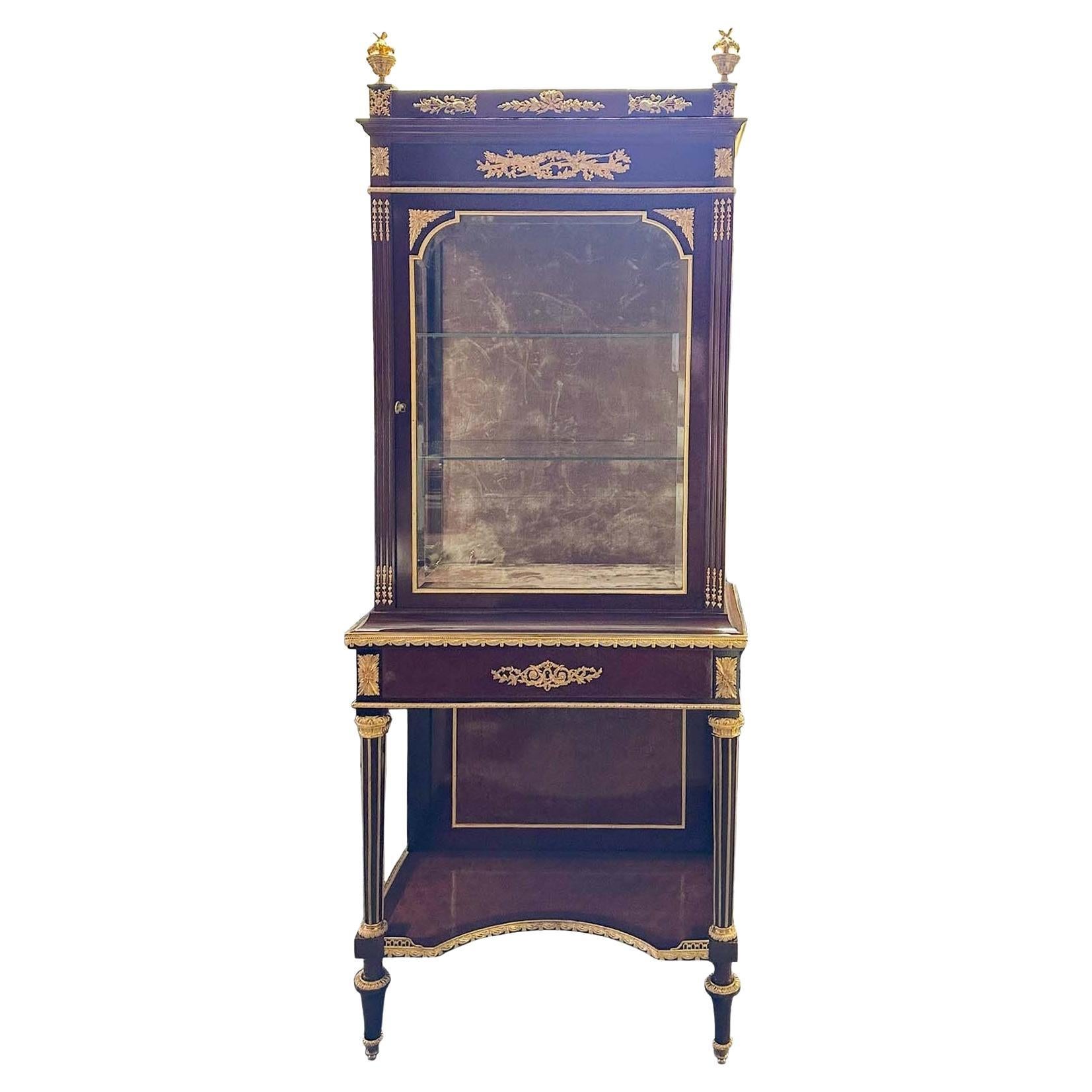 French Late 19th Century Linke Style Vitrine For Sale
