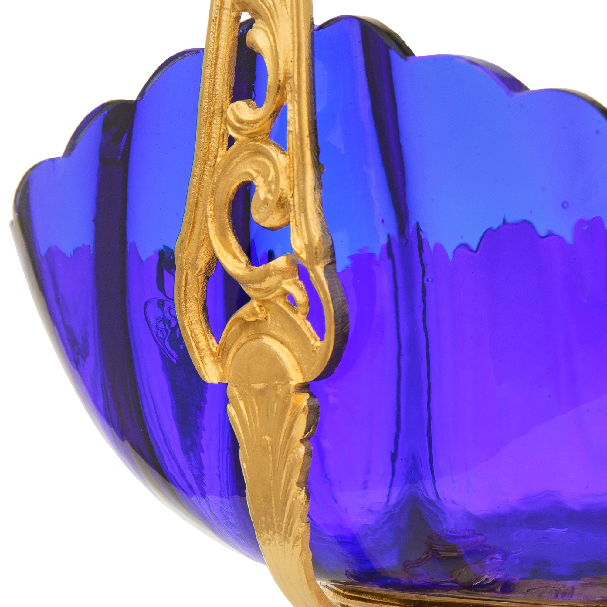 Centro de mesa francés de finales del siglo XIX, estilo Luis XV, de ormolu y cristal en venta 1