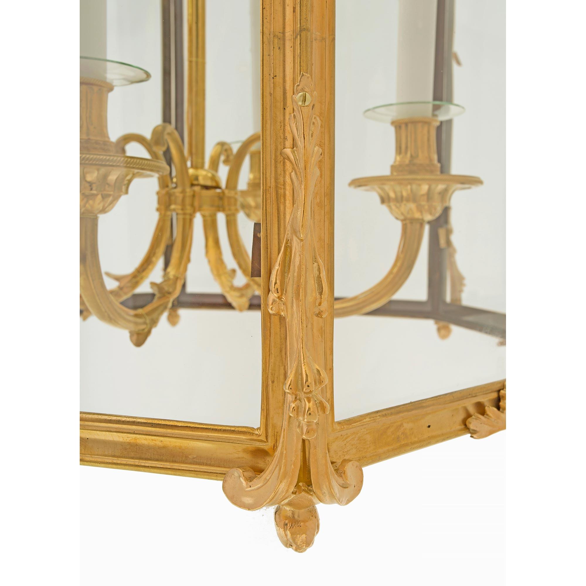 Farol francés de Ormolu y Cristal de finales del siglo XIX, estilo Luis XV en venta 2