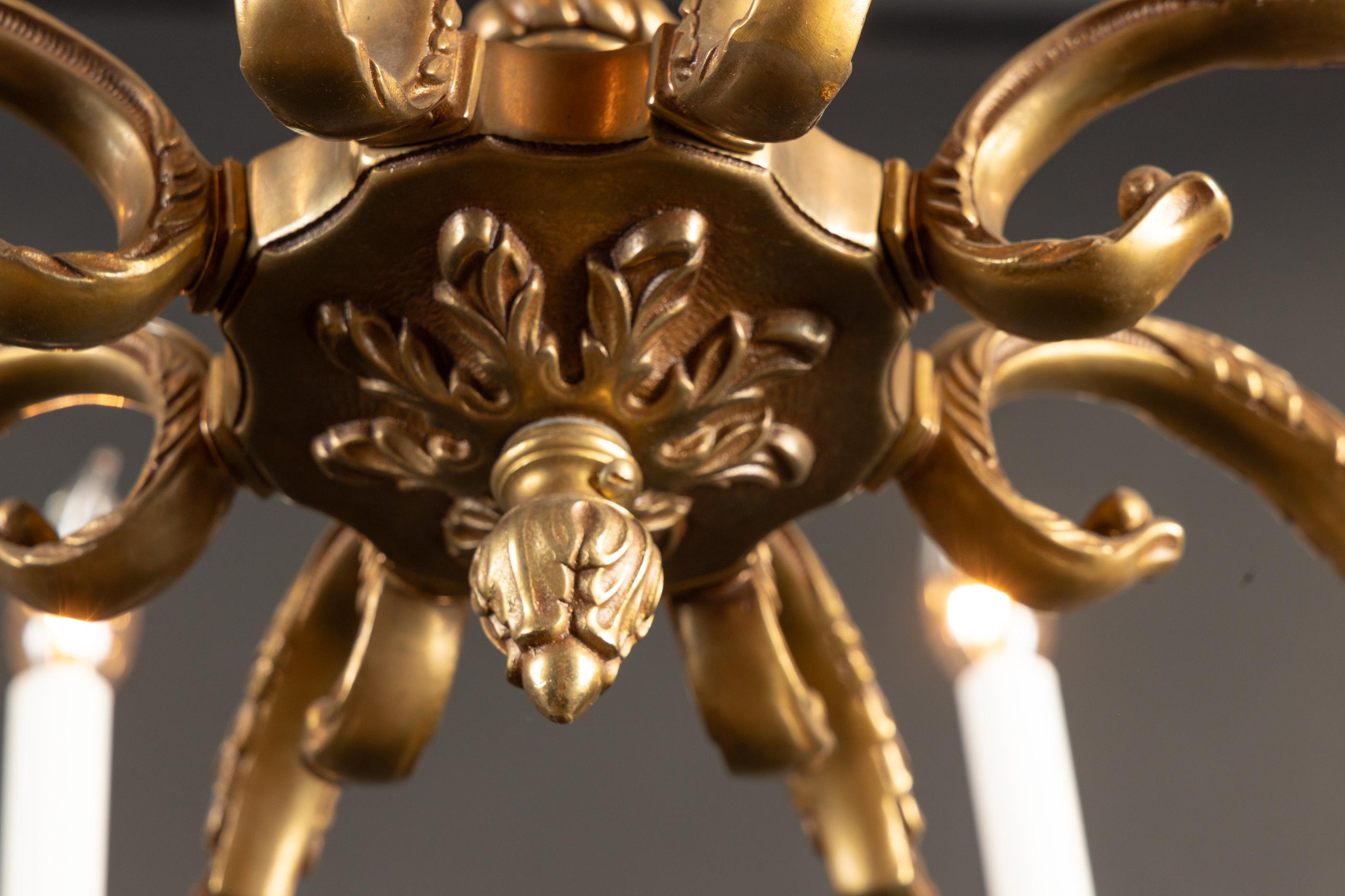 Araña francesa de bronce de finales del siglo XIX Luis XVI en venta 1