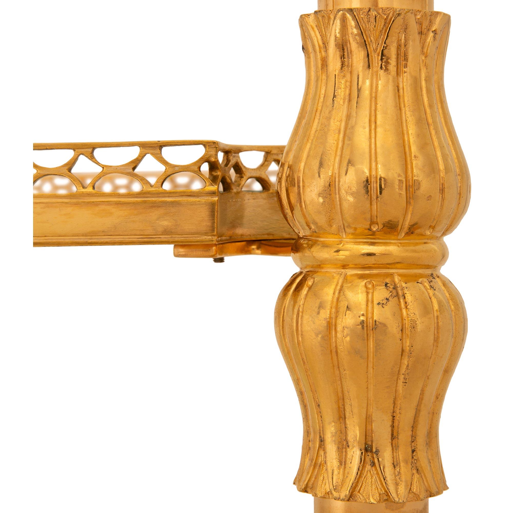 Console à dessert française de la fin du XIXe siècle, de style Louis XVI, en verre et bronze doré en vente 1