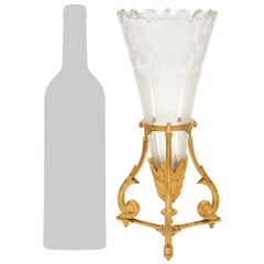Französisch Ende des 19. Jahrhunderts Louis XVI st. Ormolu und Kristall-Vase