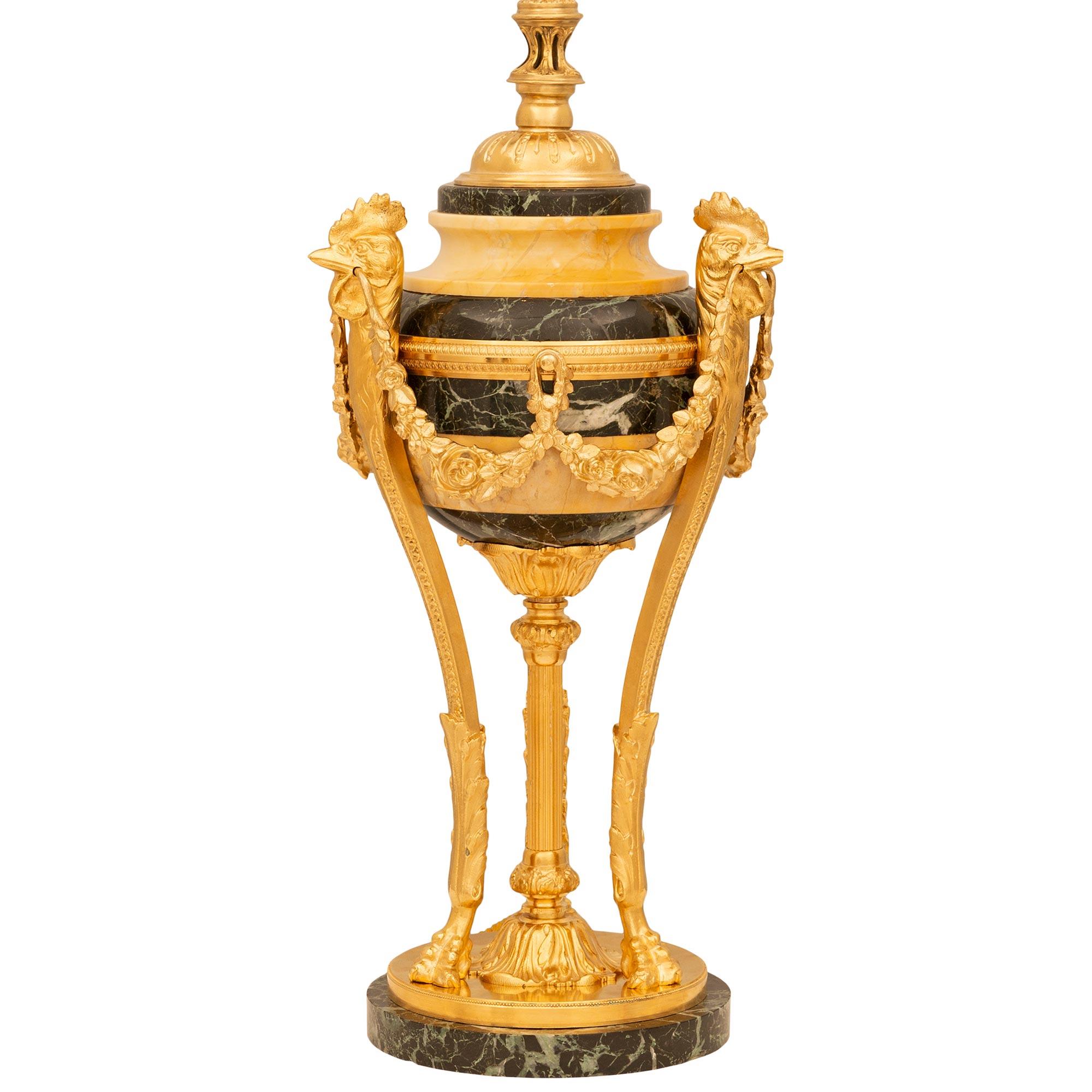 Lámpara francesa de mármol y ormolu de la época de Napoleón III de finales del siglo XIX Francés en venta