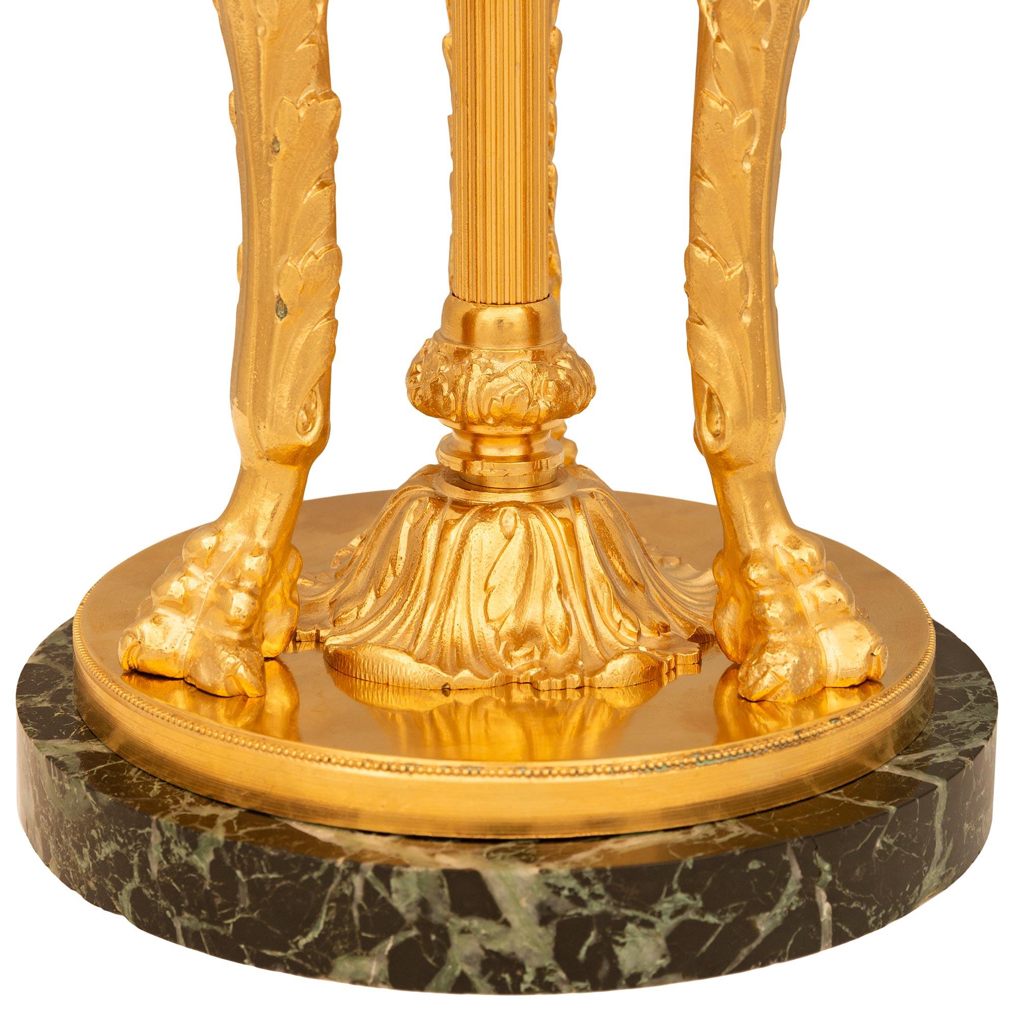 Lámpara francesa de mármol y ormolu de la época de Napoleón III de finales del siglo XIX en venta 2
