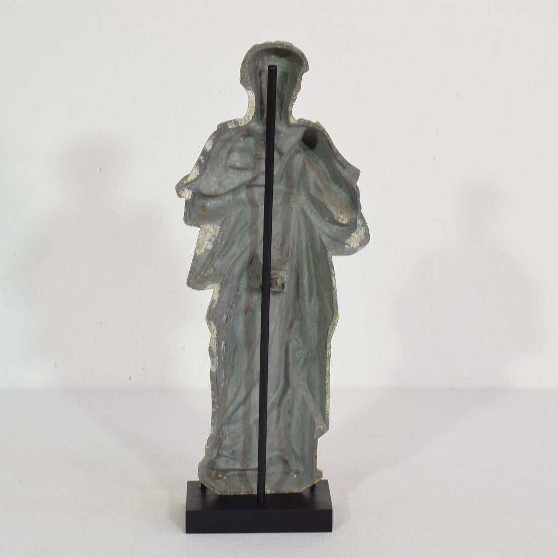 French Late 19th Century Neo Gothic Gilded Metal Saint Statue In Good Condition For Sale In Buisson, FR
