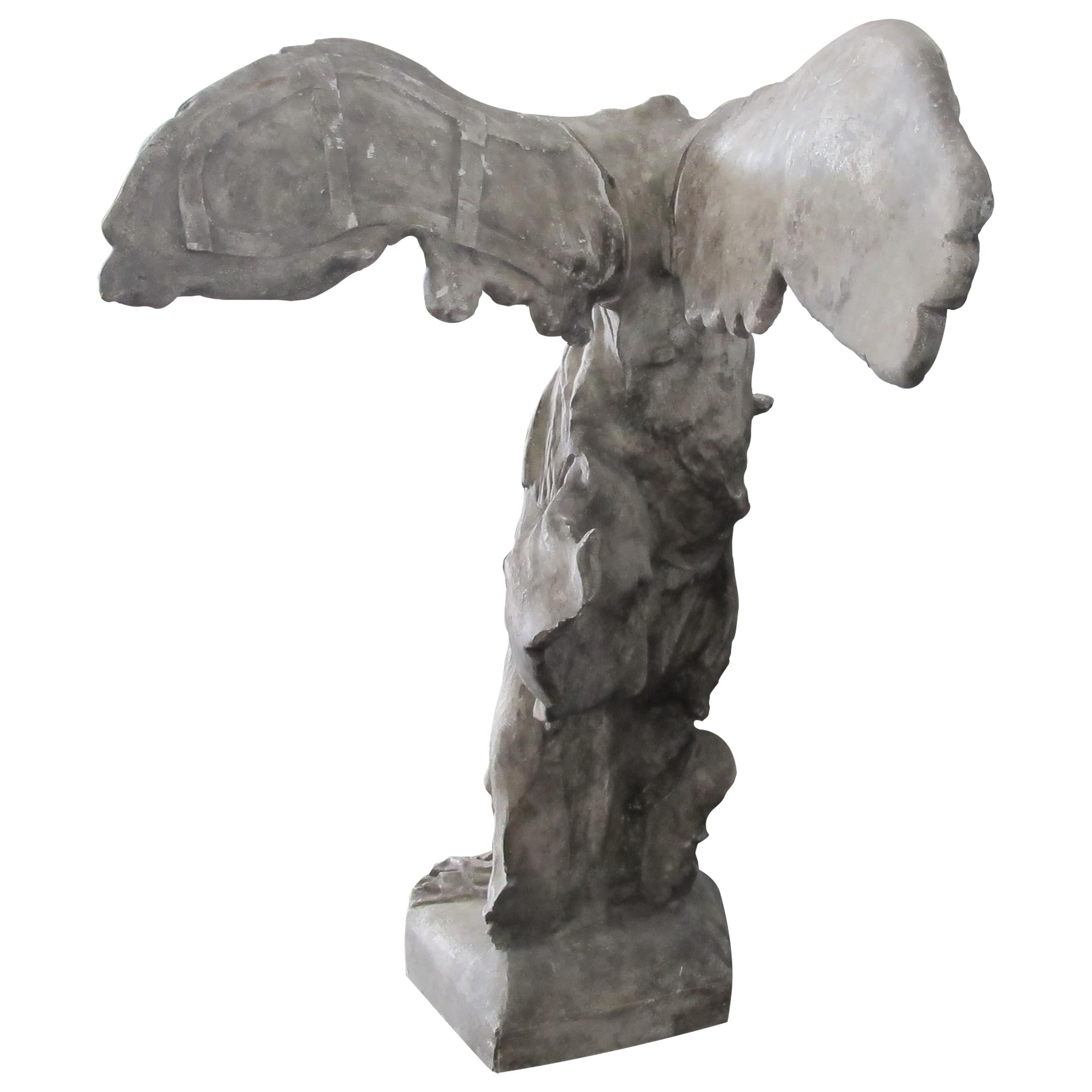 who sculpted nike of samothrace