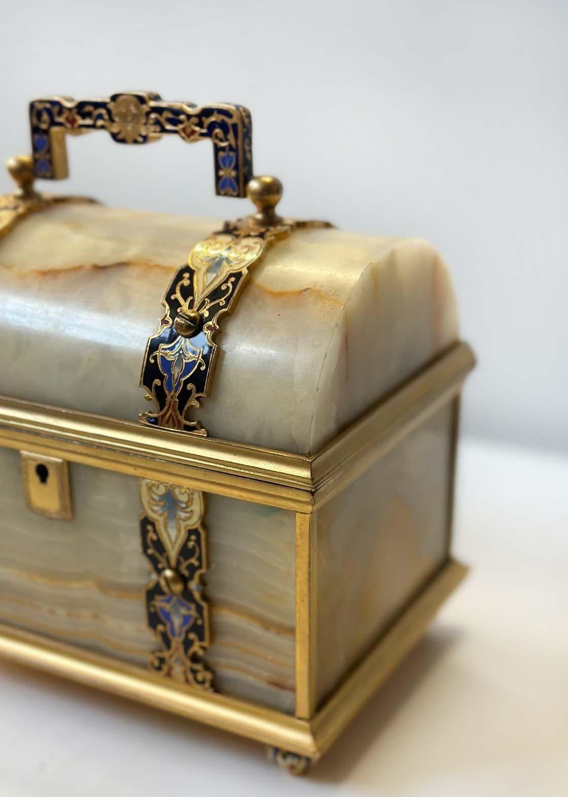 French Late 19th Century Onyx Champlevé Jewelry Box In Good Condition For Sale In Los Angeles, CA