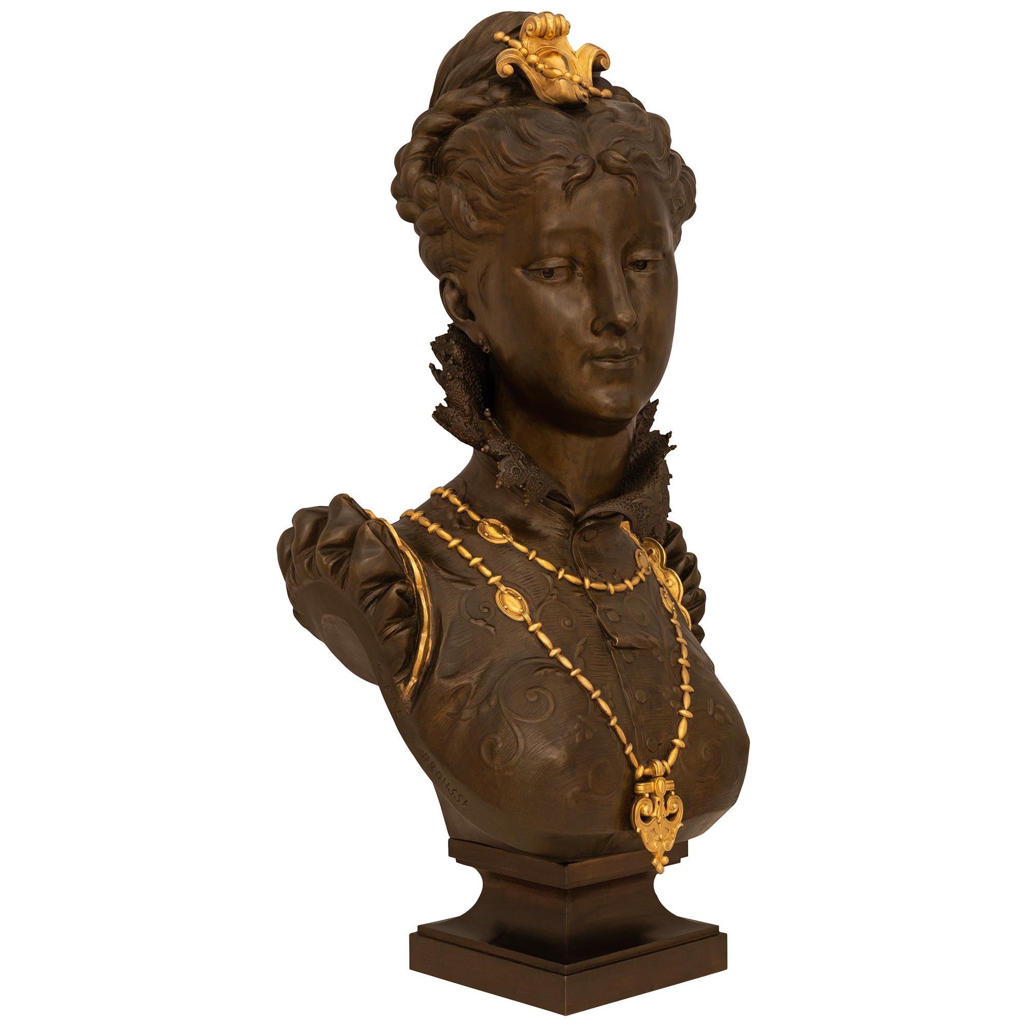 Francese Busto in bronzo patinato e ormolu di Raffaella, Francia, fine XIX secolo in vendita