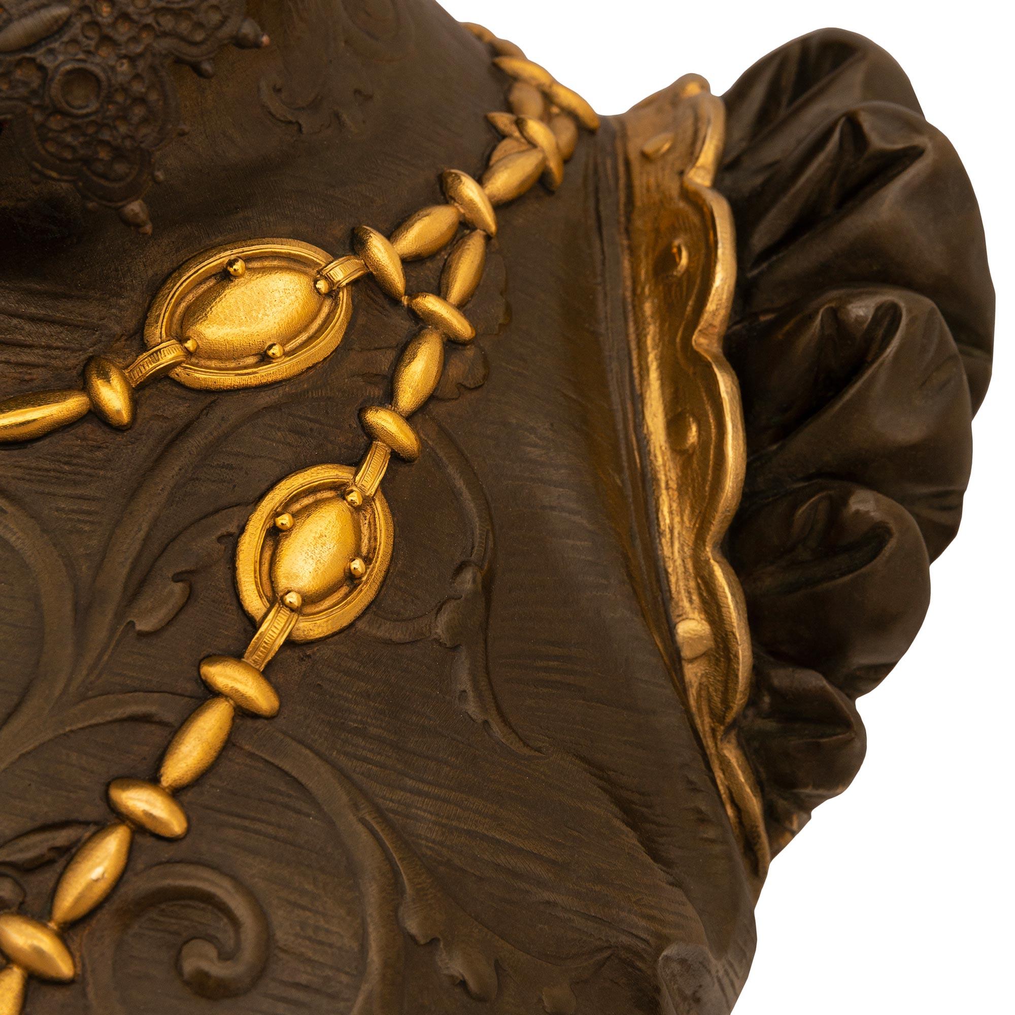 Busto in bronzo patinato e ormolu di Raffaella, Francia, fine XIX secolo in vendita 1