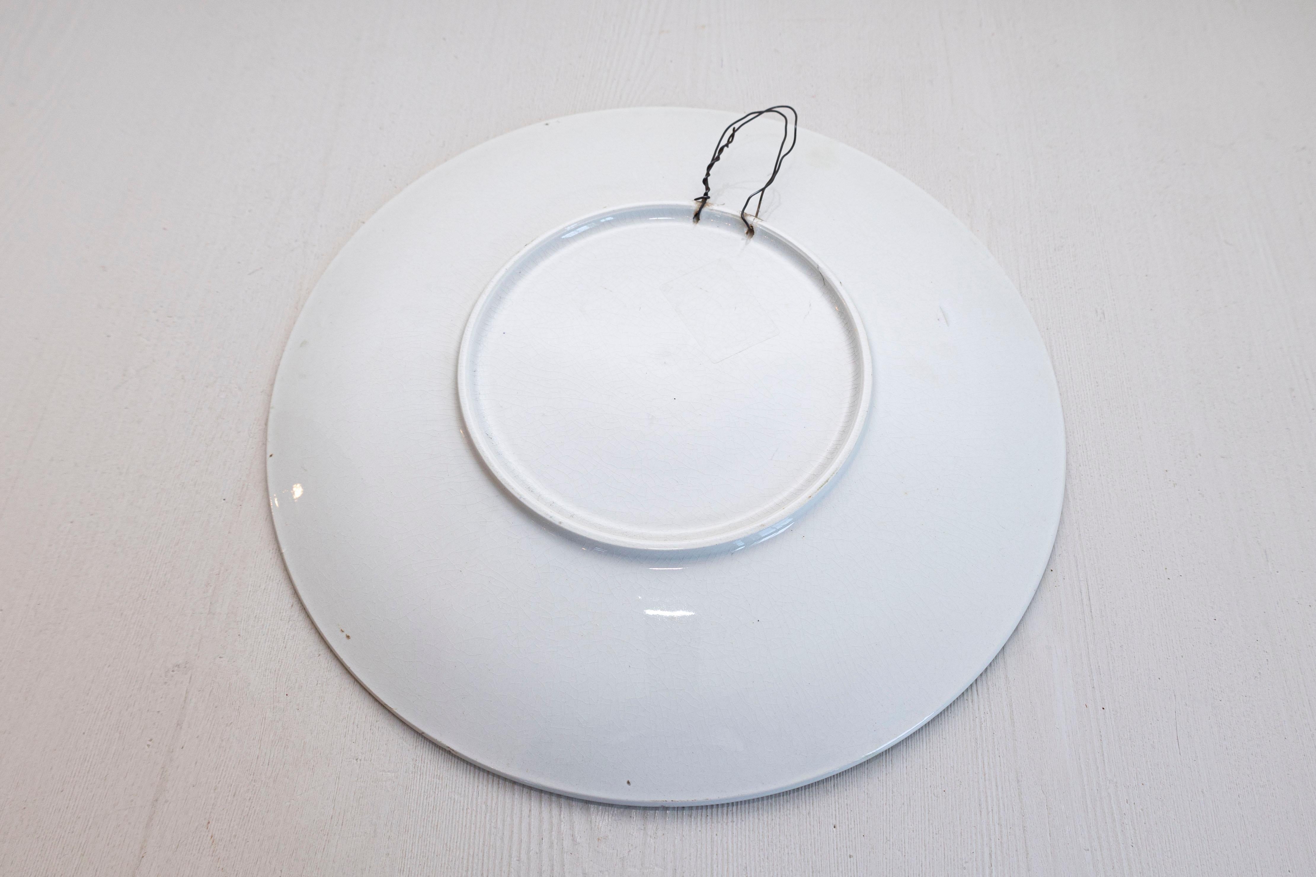 Plato decorativo para colgar de porcelana francesa de finales del siglo XIX de Edmond Lachenal en Bueno estado para la venta en Atlanta, GA