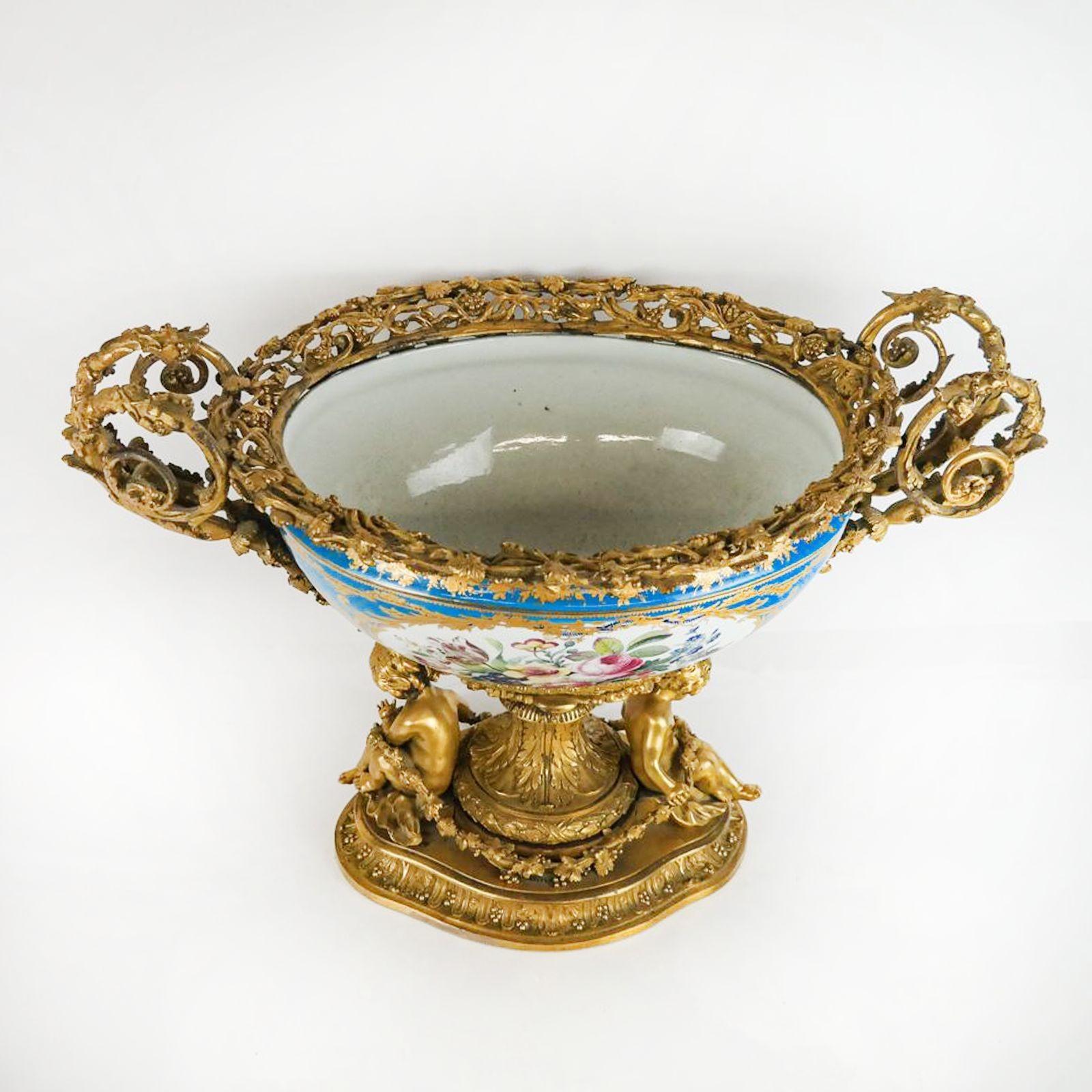 French Late 19th Century Porcelain & Gilt Bronze Centerpiece In Good Condition For Sale In Los Angeles, CA