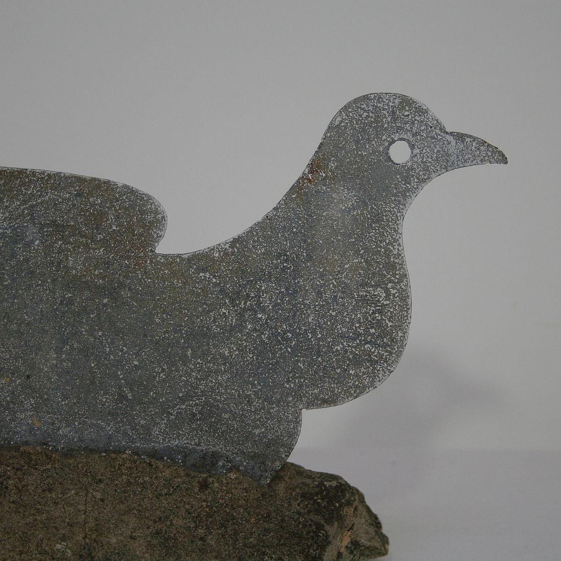 French Late 19th Century Zinc Dove In Fair Condition In Buisson, FR