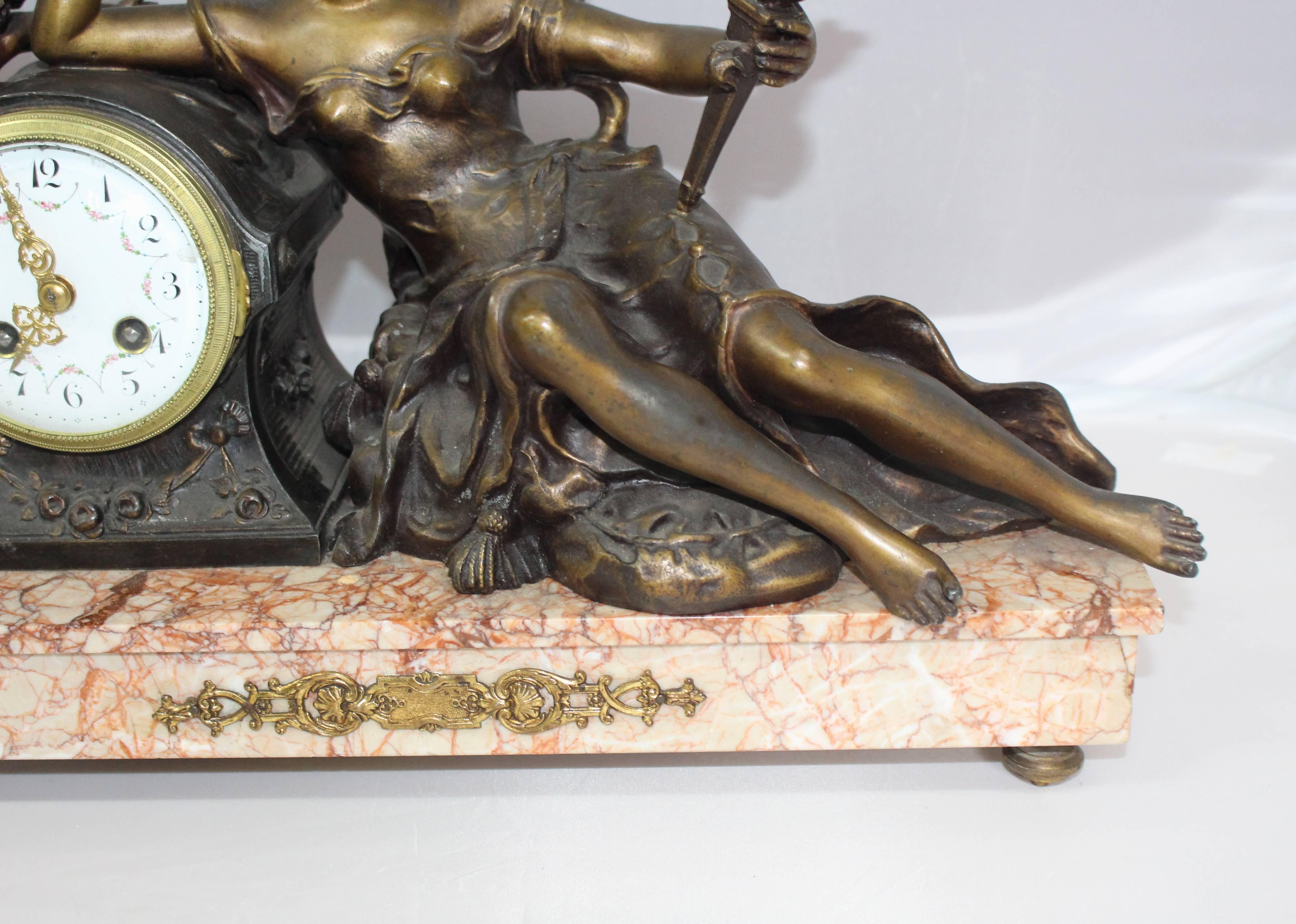 French Late 19th Century, Spelter and Rouge Marble Mantle Clock For Sale 2