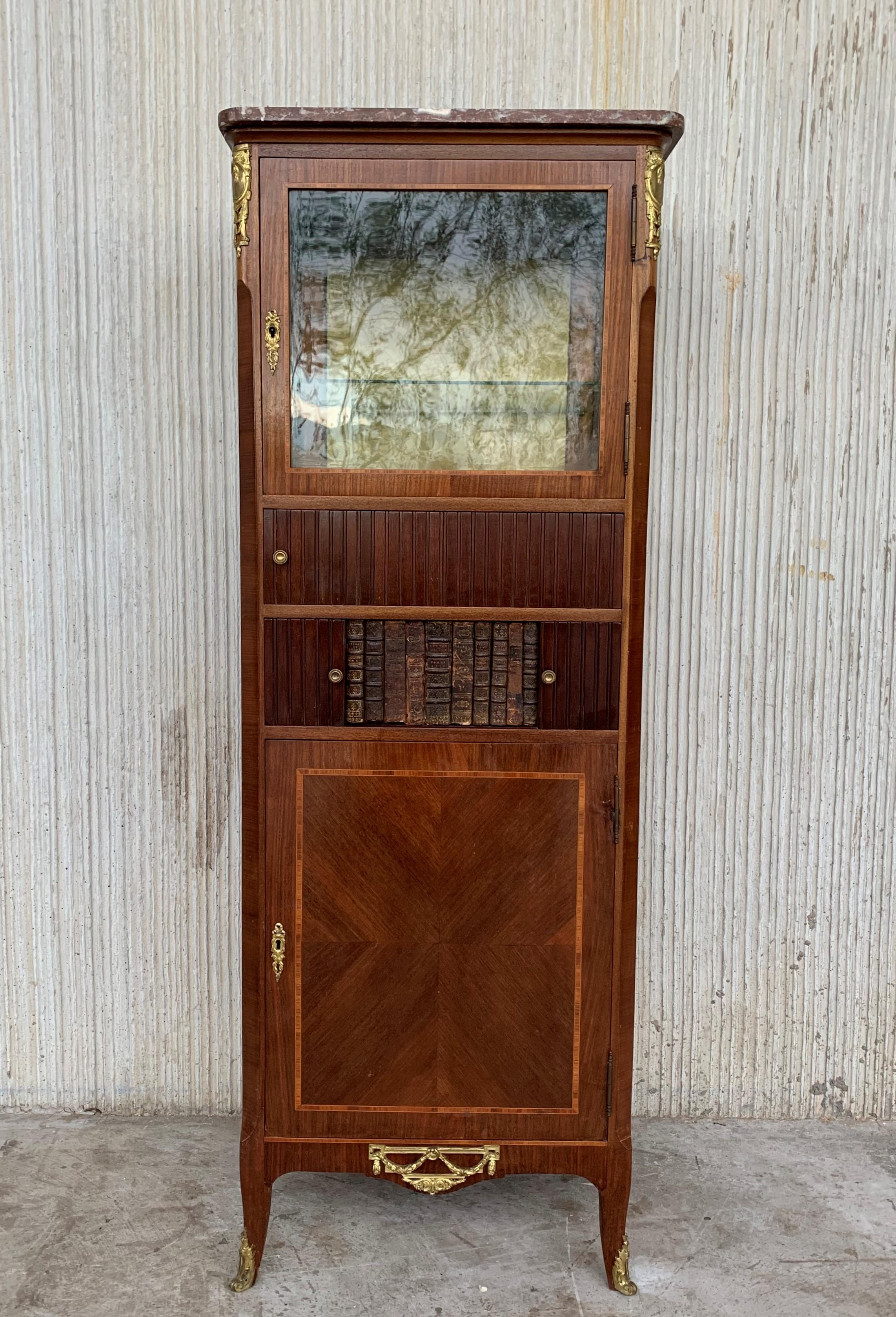 French Late 20th Century Louis XVI Period Mounted Cabinet Vitrine In Good Condition For Sale In Miami, FL