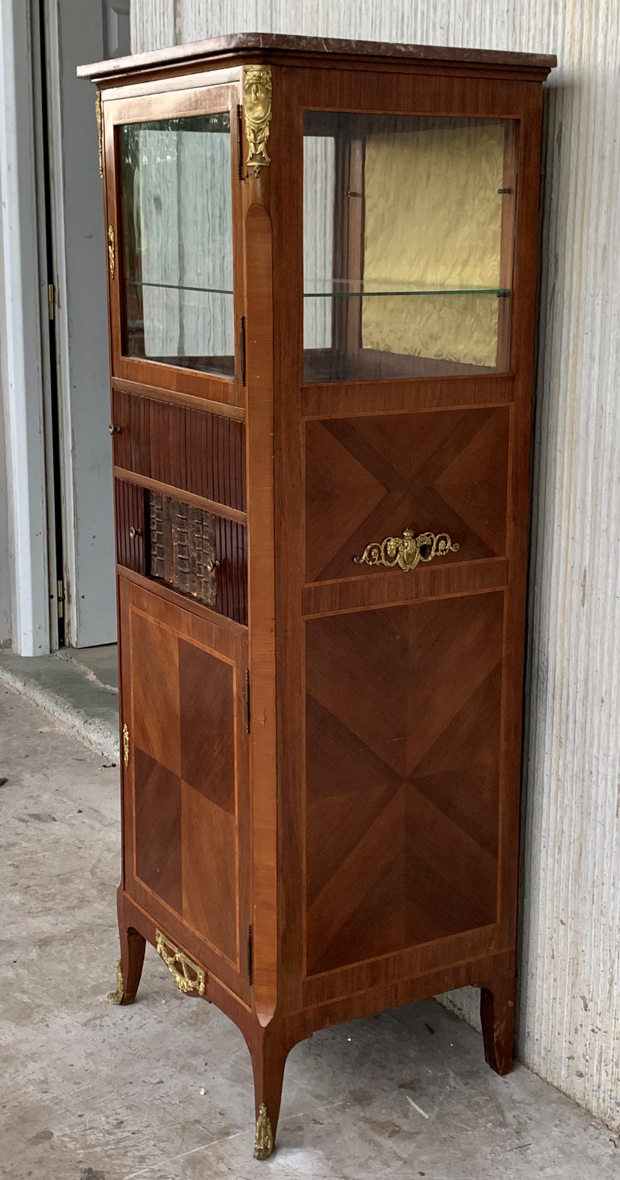 French Late 20th Century Louis XVI Period Mounted Cabinet Vitrine For Sale 1