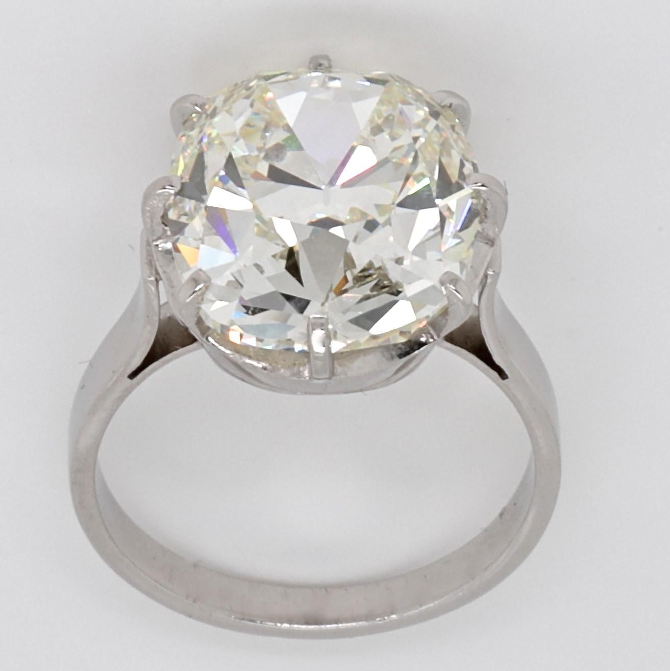 French Late Art Deco GIA 10.06 Carat Antique Cushion Diamond Platinum Ring In Excellent Condition In Beverly Hills, CA