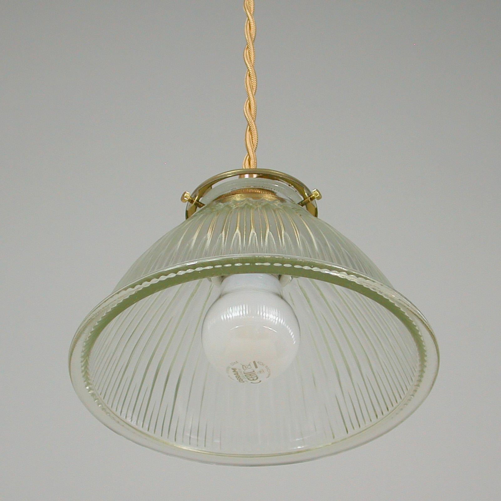 French Late Art Deco Holophane Industrial Glass Pendant Light, 1930s to 1940s 10