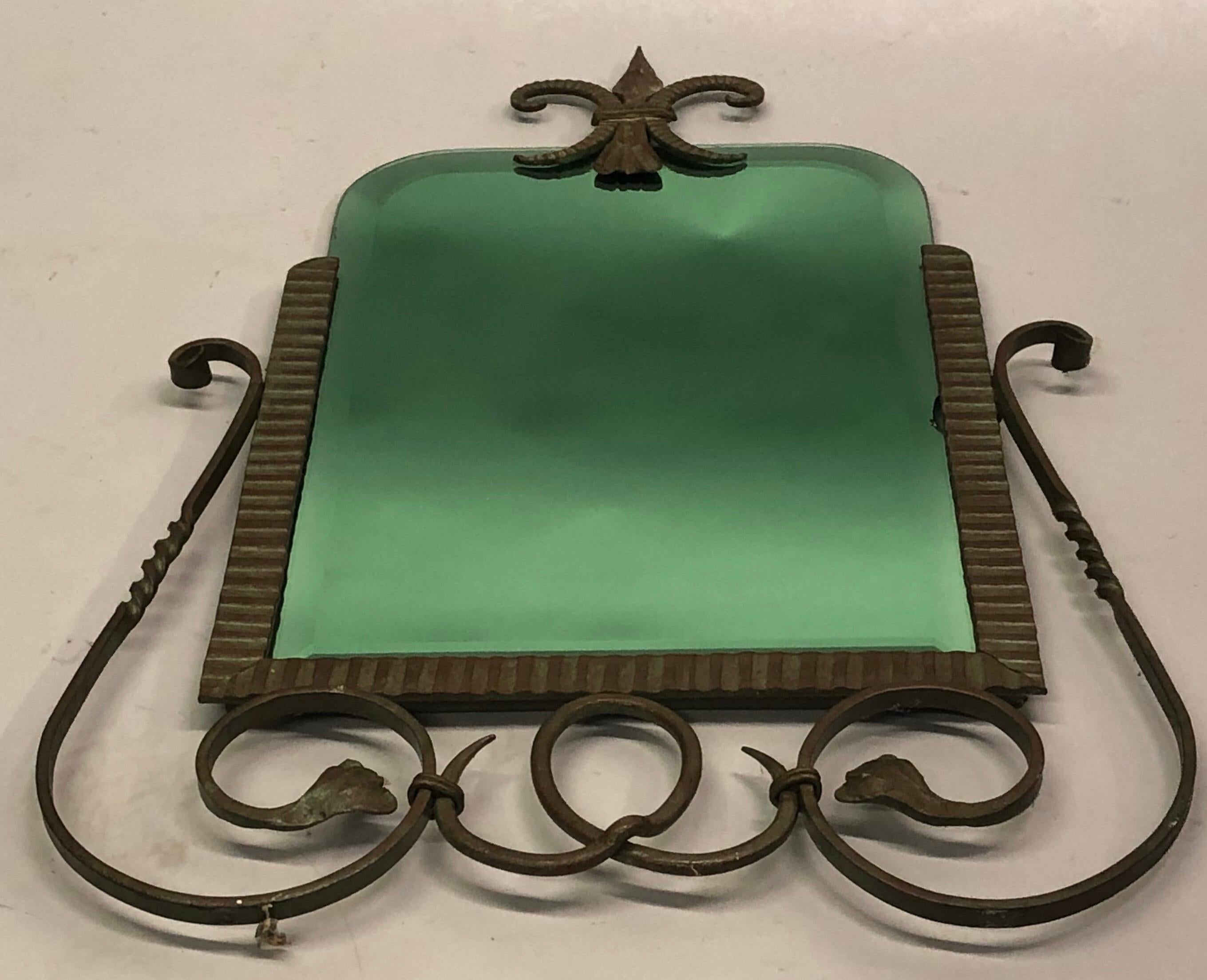 Francese Specchio francese tardo Art Deco / moderno neoclassico in bronzo e ferro, G. Poillerat in vendita