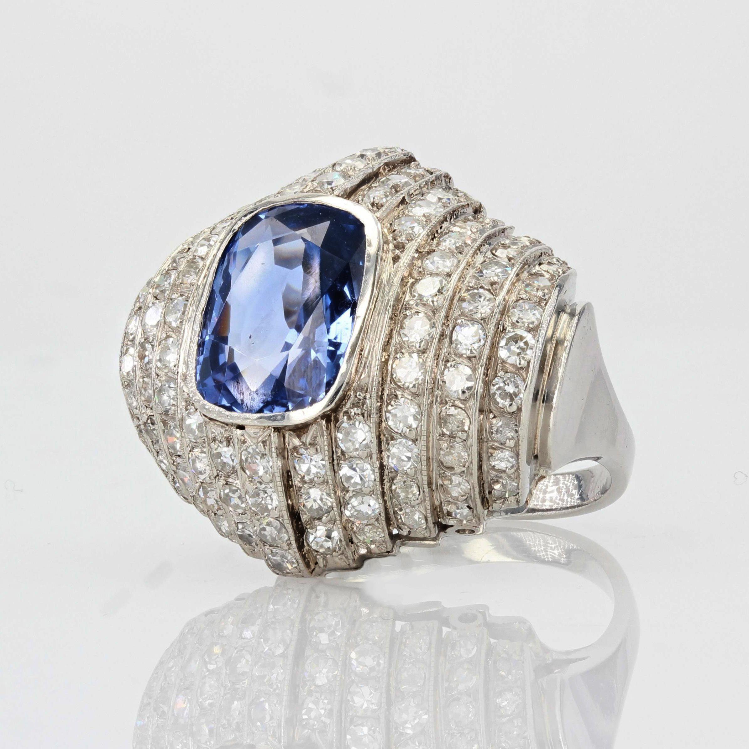 French Late Art Deco Natural Ceylan Sapphire Diamonds Platinum Ring In Excellent Condition For Sale In Poitiers, FR