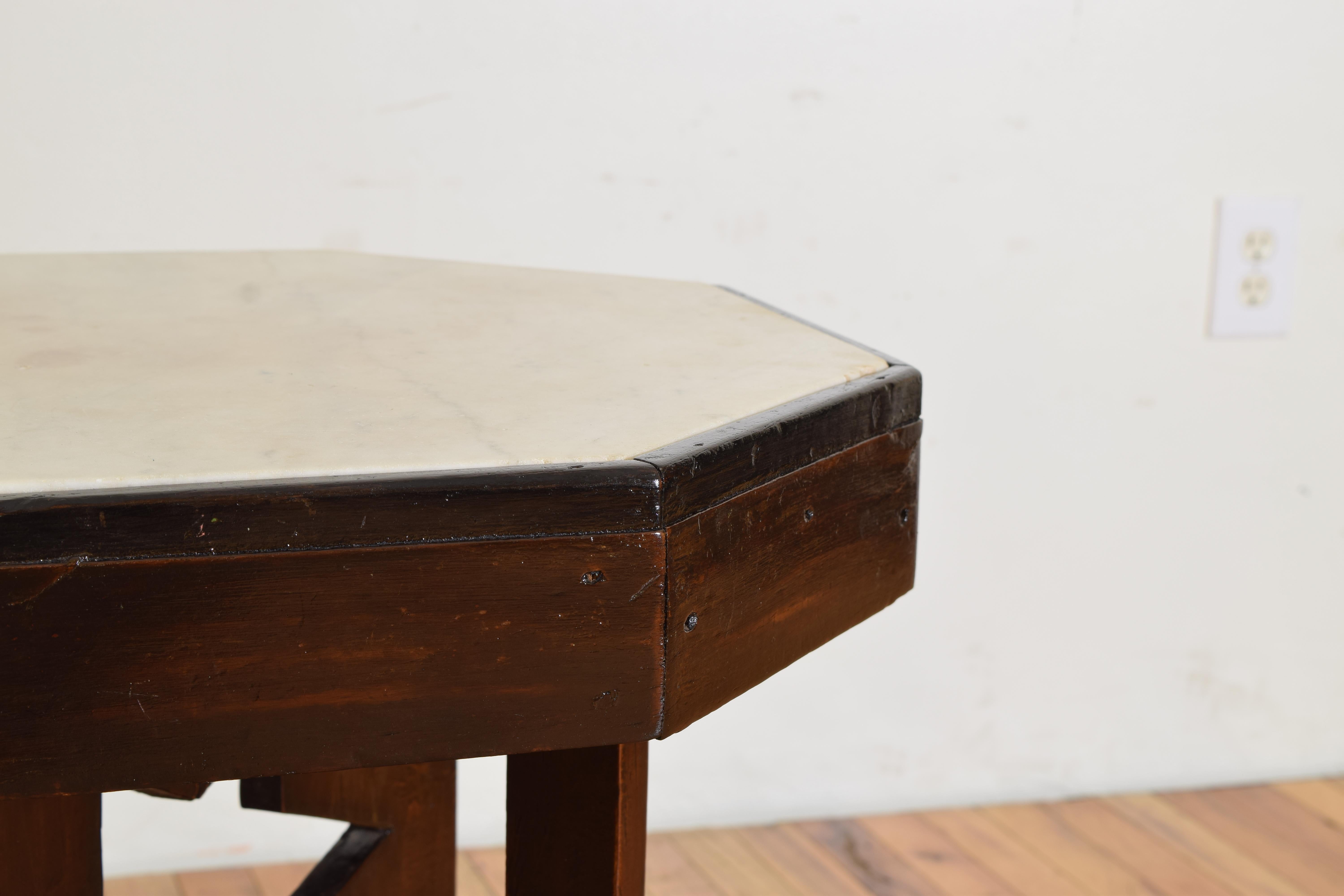 Mid-20th Century French Late Art Deco Shaped Hardwood & Marble Top Side Table, ca. 1940 For Sale
