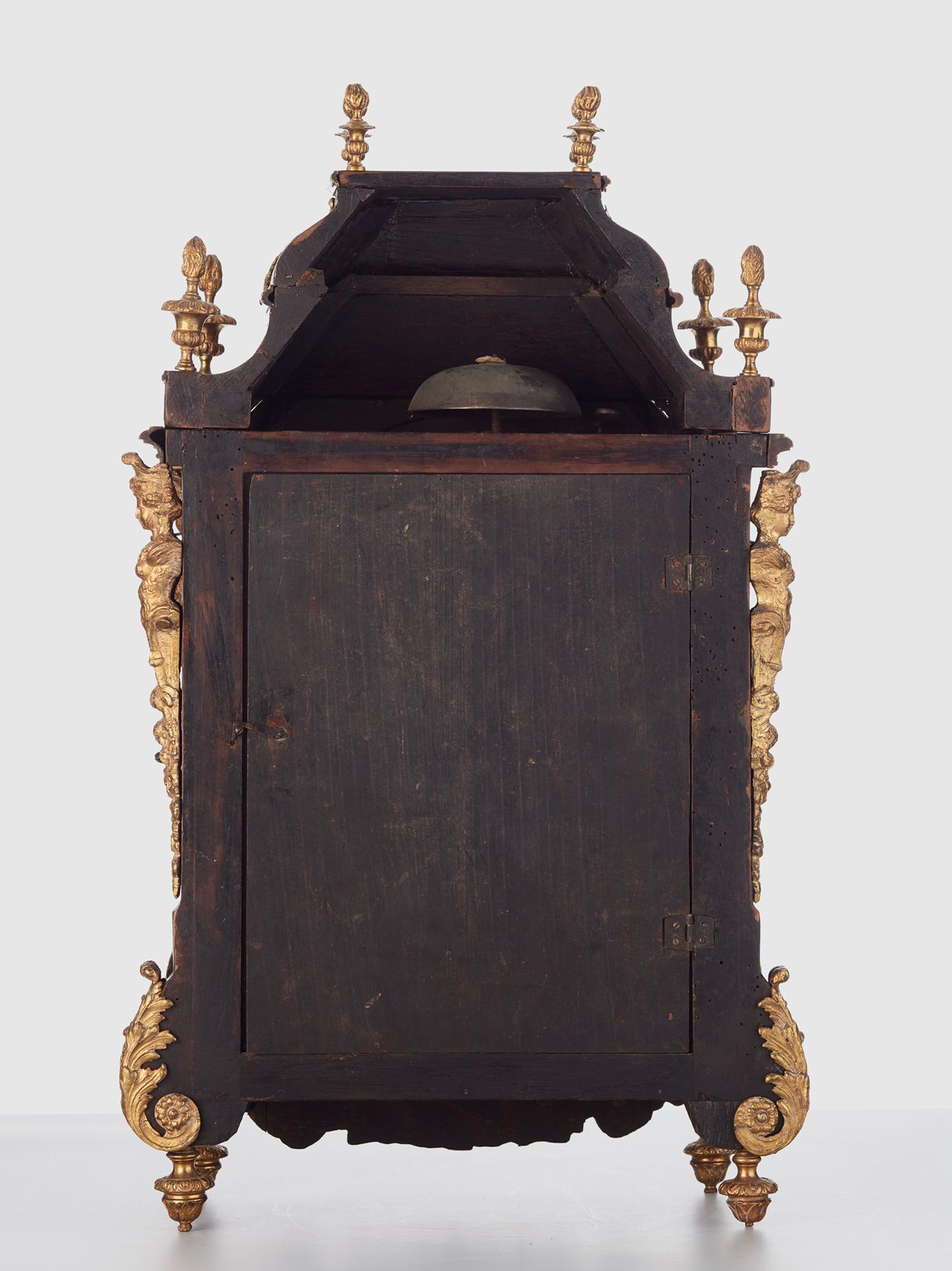 Französische Kaminuhr „Religieuse“ aus dem späten Louis XIV.-Stil von Bonneual  (Vergoldet) im Angebot