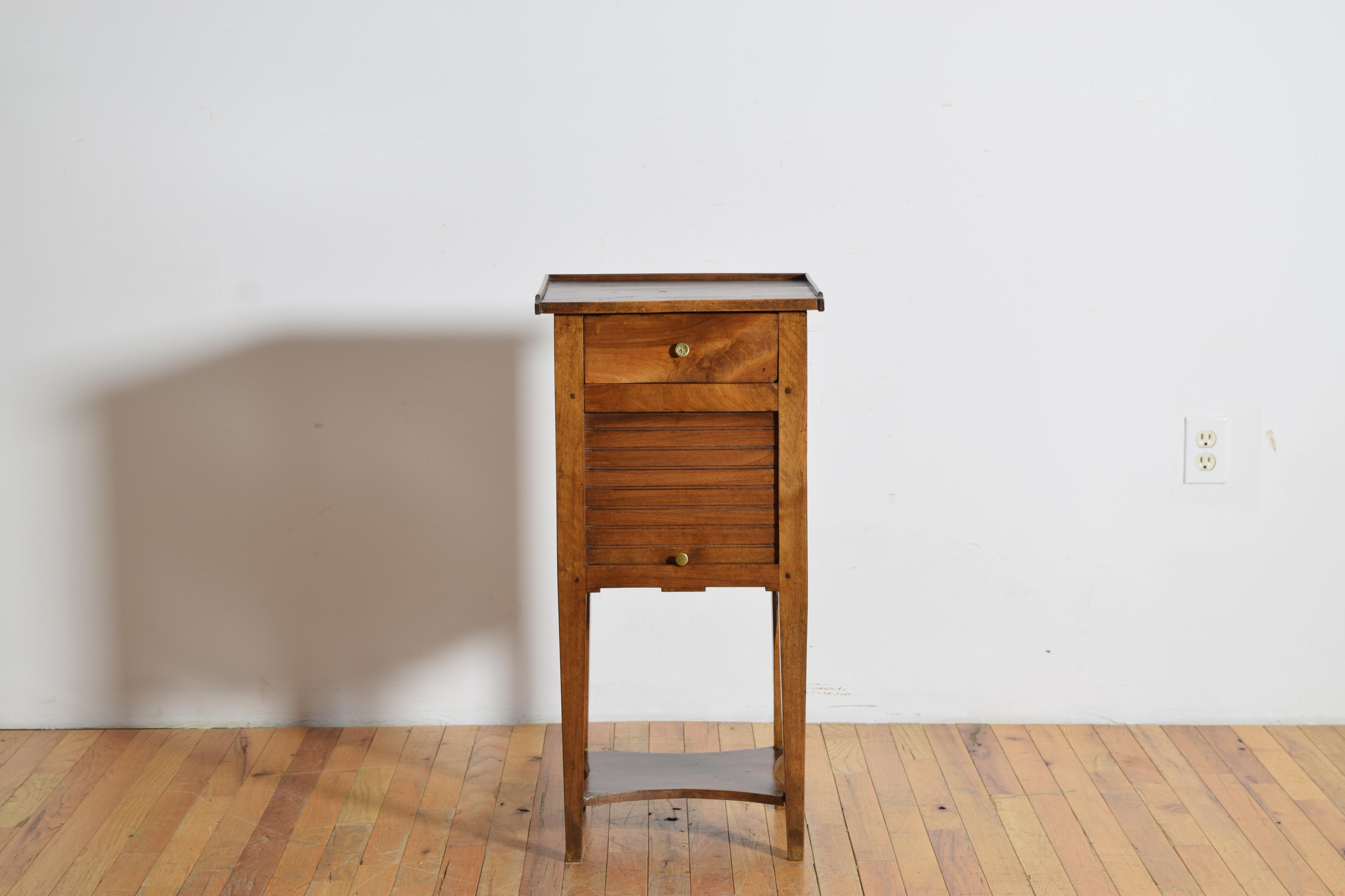 Néoclassique French Late Neoclassic Walnut Tamboor Front Nighstand, ca. 1820-1830 en vente