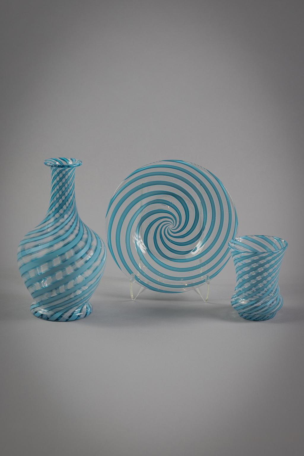 Jarra, bajoplato y taza franceses Latticinio, circa 1890 Francés en venta