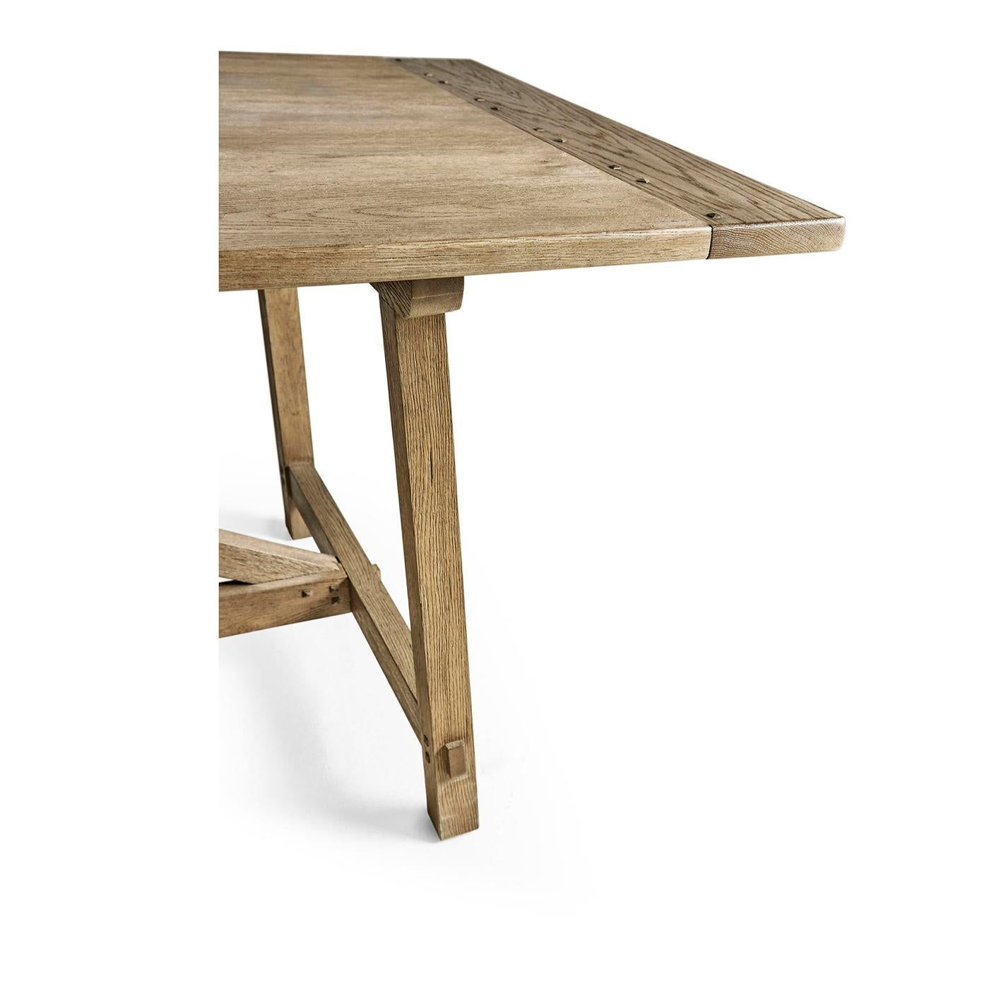 Bois Table de salle à manger française, châtaignier en vente