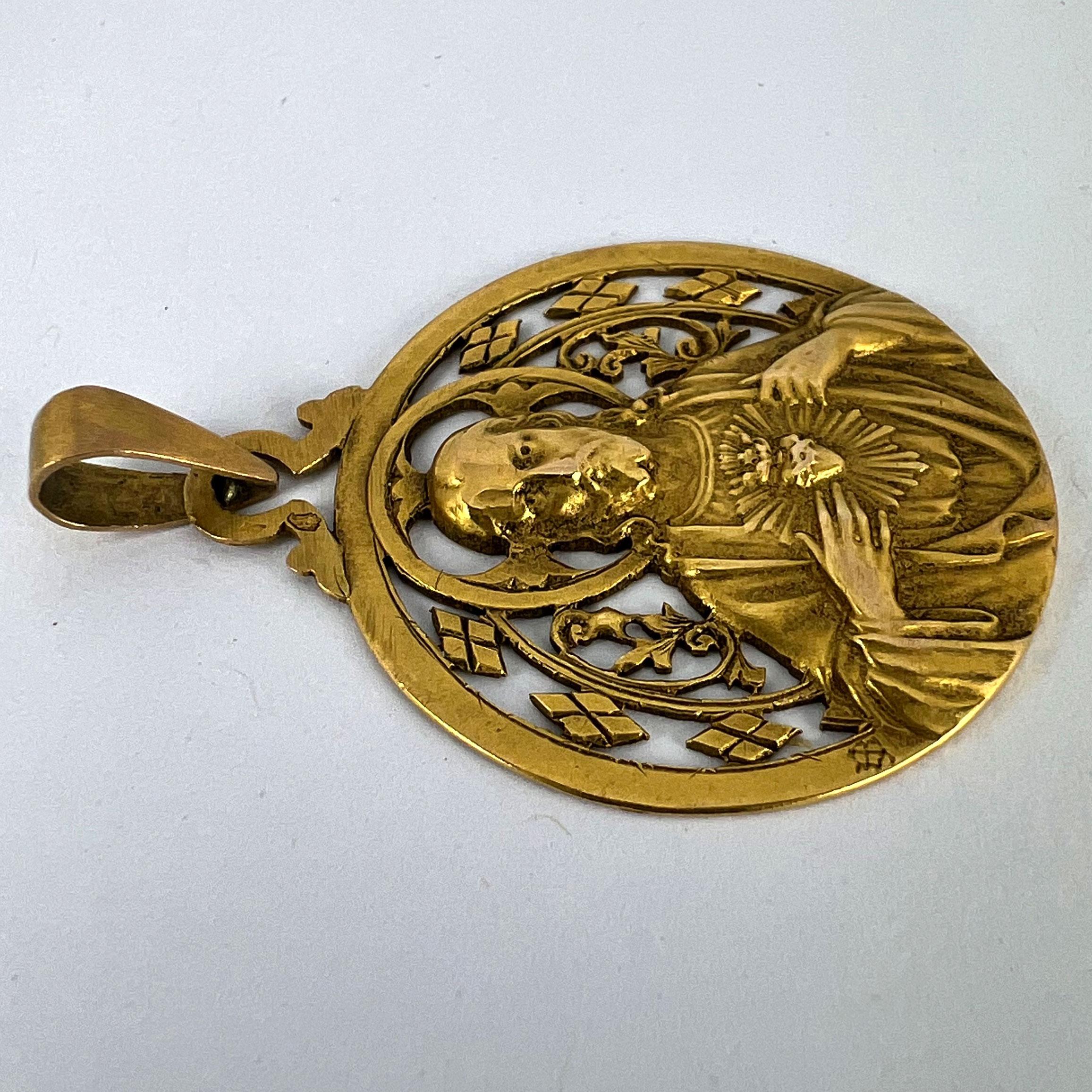 Pendentif Médaille en or jaune 18K Lavrillier Sacré-Cœur Madonna & Child en vente 10