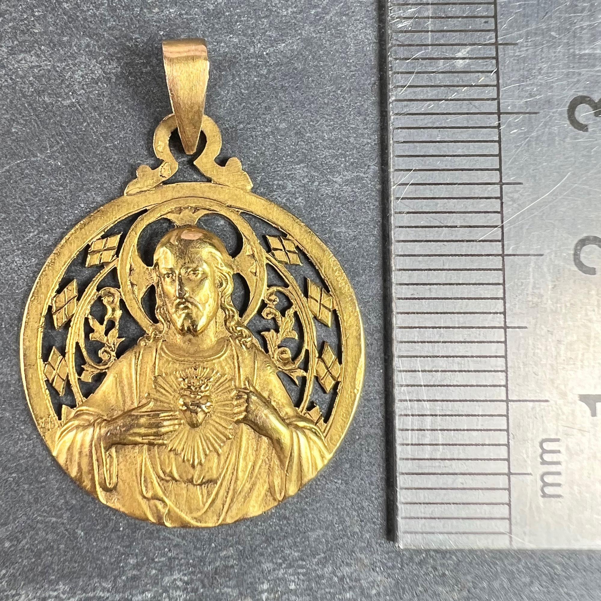 French Lavrillier Sacred Heart Madonna and Child 18K Yellow Gold Medal Pendant For Sale 4