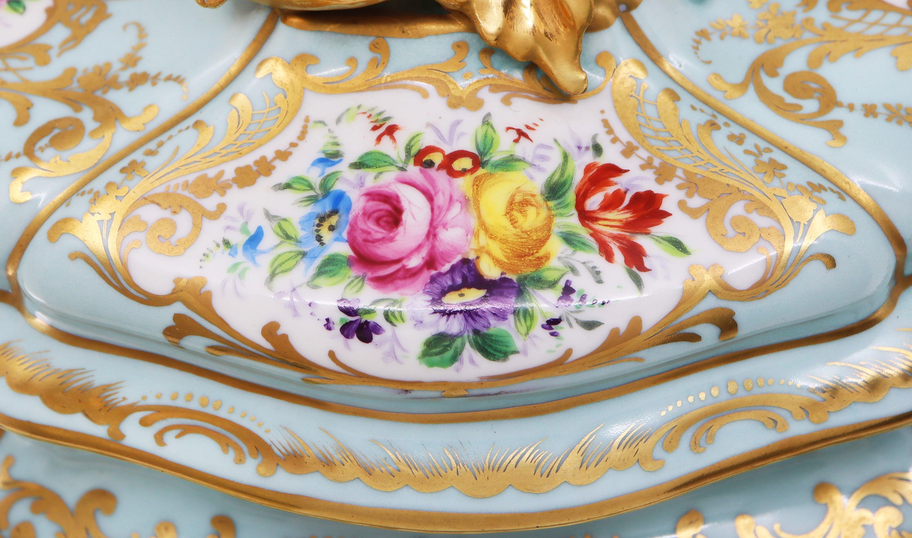 French Le Tallec Hand Painted Porcelain Soupière, Mid-20th Century, Rococo Style For Sale 2