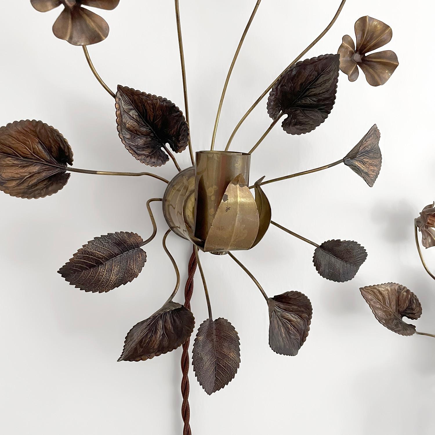 Metallo Applique floreali francesi a foglie e fiori in bronzo in vendita