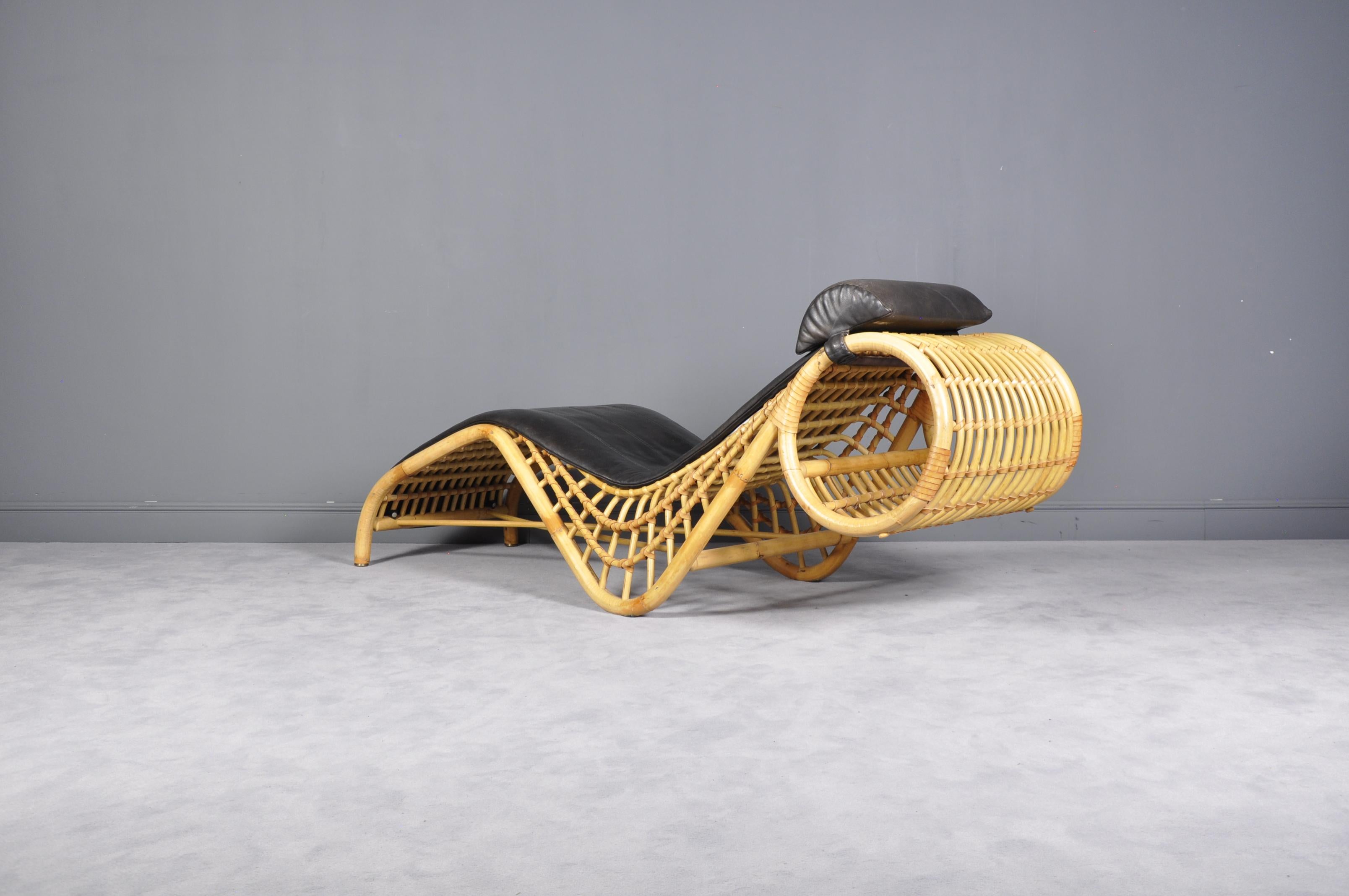 Mid-Century Modern French Leather and Bamboo Chaise Longue, 1970s