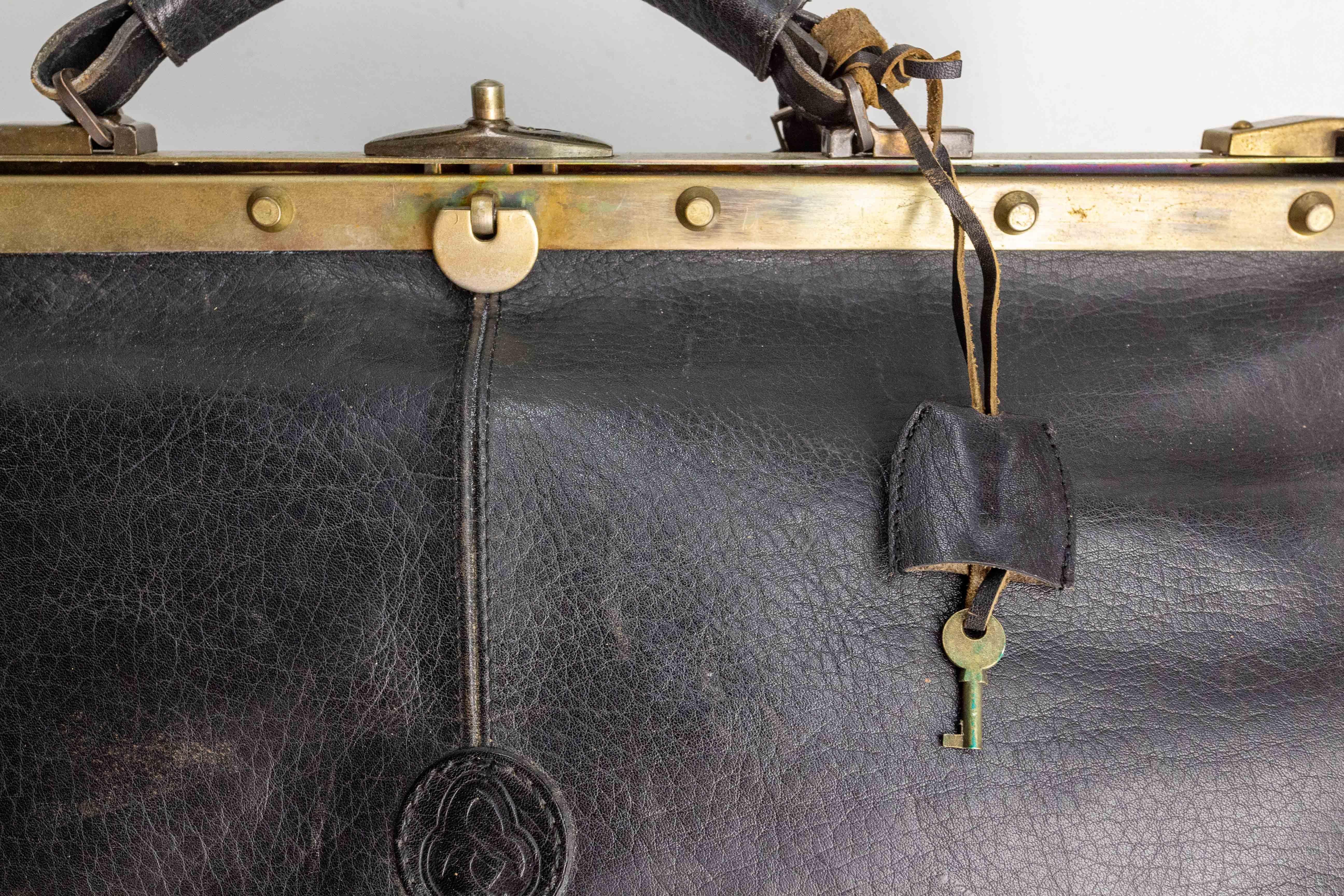 French Leather and Brass Travel Bag Sac De Diligence IMA, Mid-Century 5