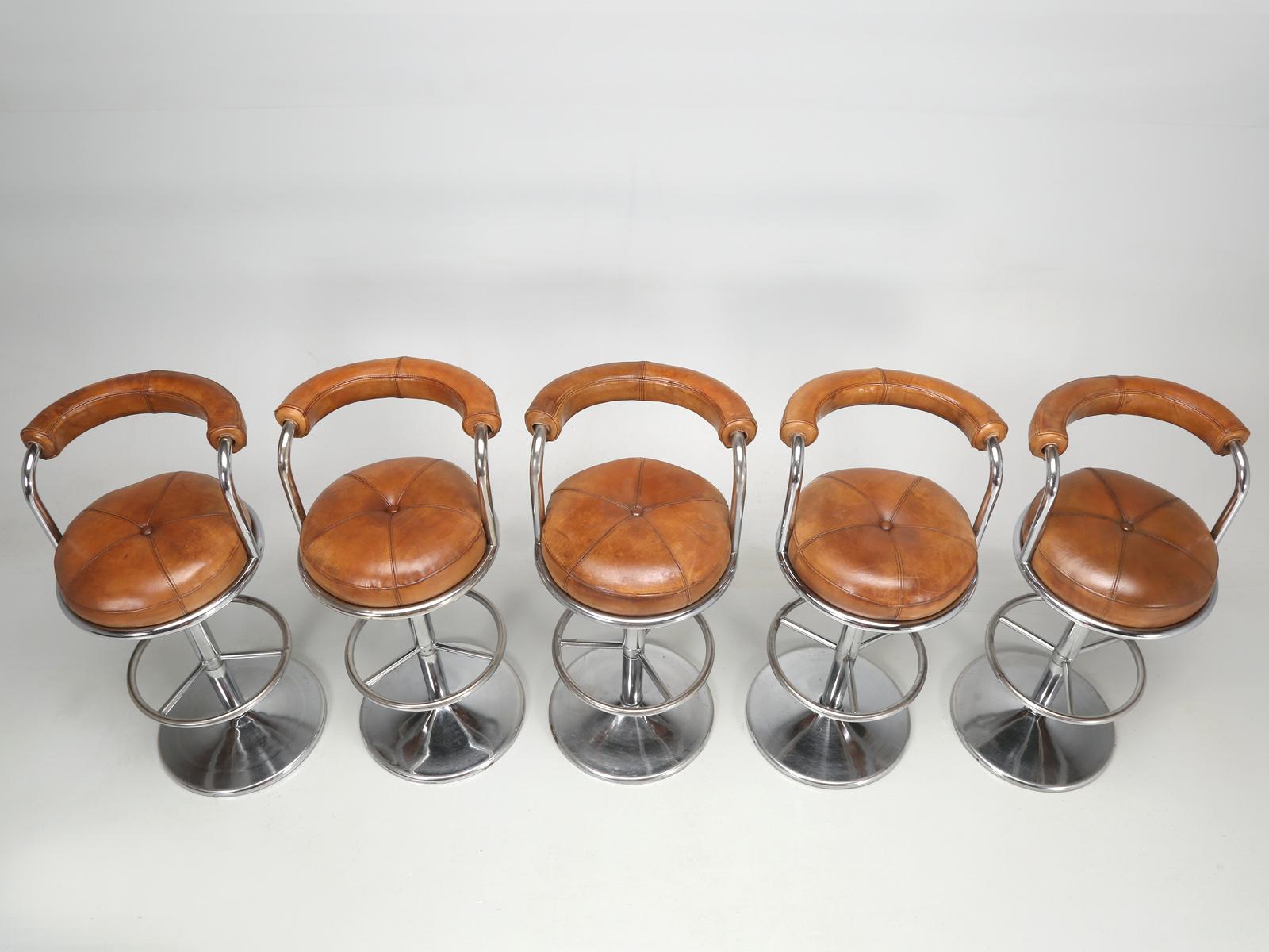 French Leather and Chrome, Mid-Century Modern Bar Stools, Set of 5 In Good Condition In Chicago, IL