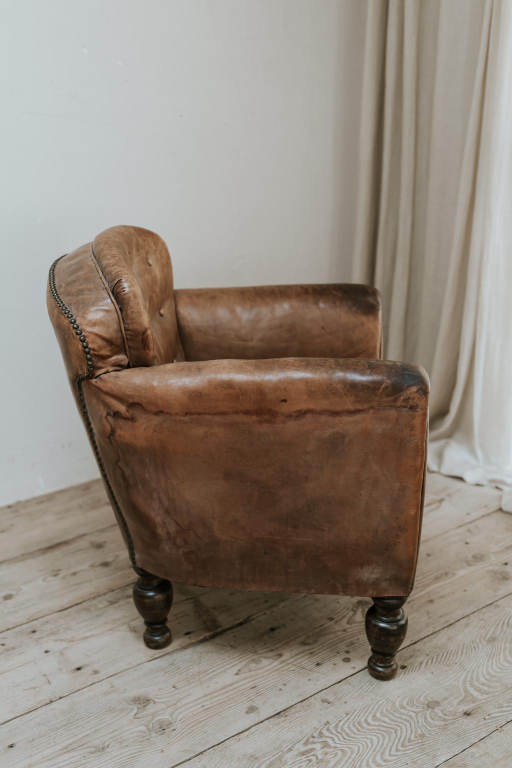 French Leather Armchair/Clubchair from the 1930s 9